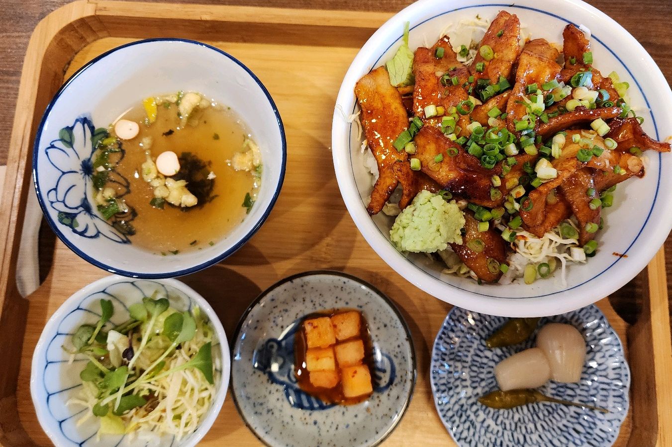 음식이 굉장히 정갈하고 깔끔합니다. 맛도 최고고요  자주 방문하게 될것 같습니다~ - 불당동 맛집 쇼쿠지 신불당점