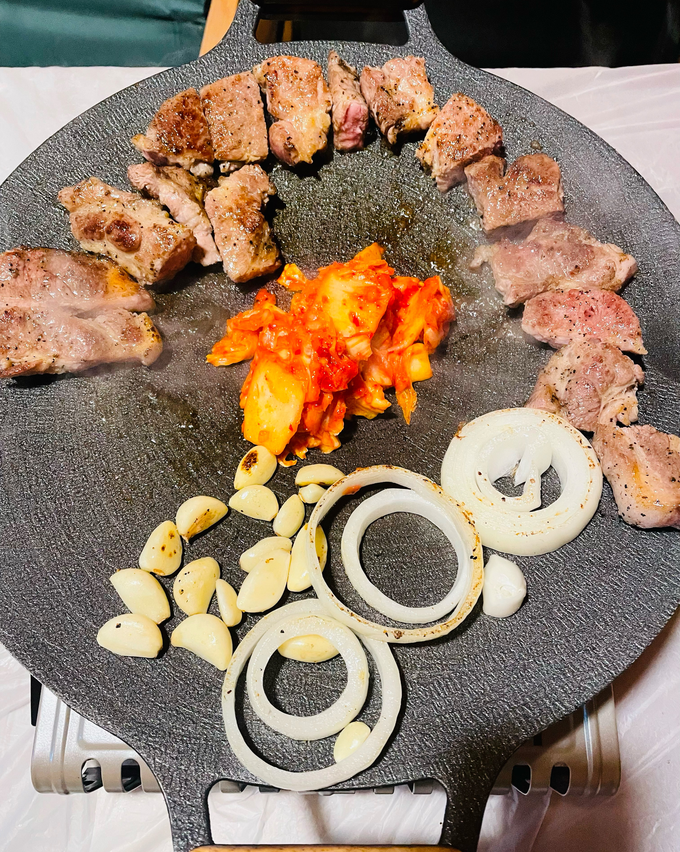 고기 너무 맛있어요...한돈이라서 비싸긴해요 ㅠ - 안양 맛집 도시탈출