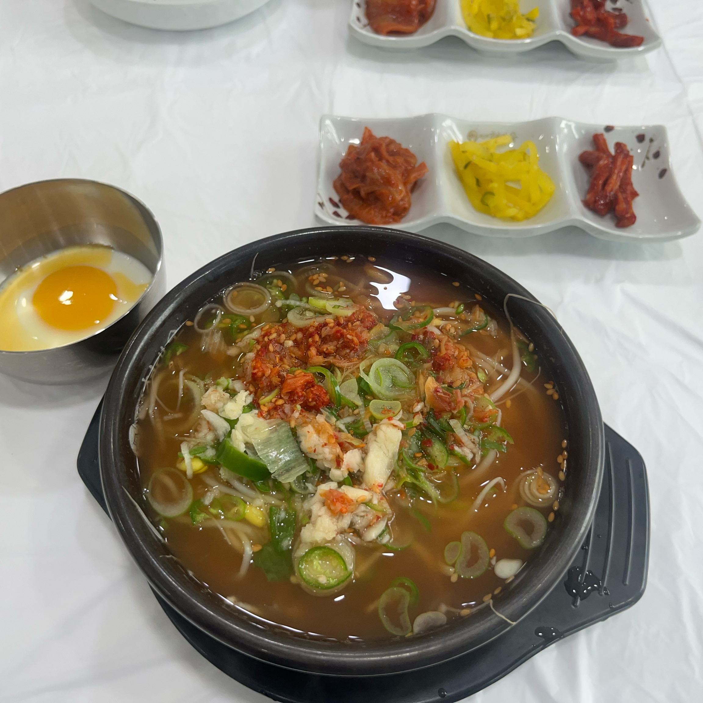 아침 식사하기 매우 좋아요~ 시원한 콩나물 국물 맛이 최고에요~ 매장도 깨끗하고 음식도 맛
