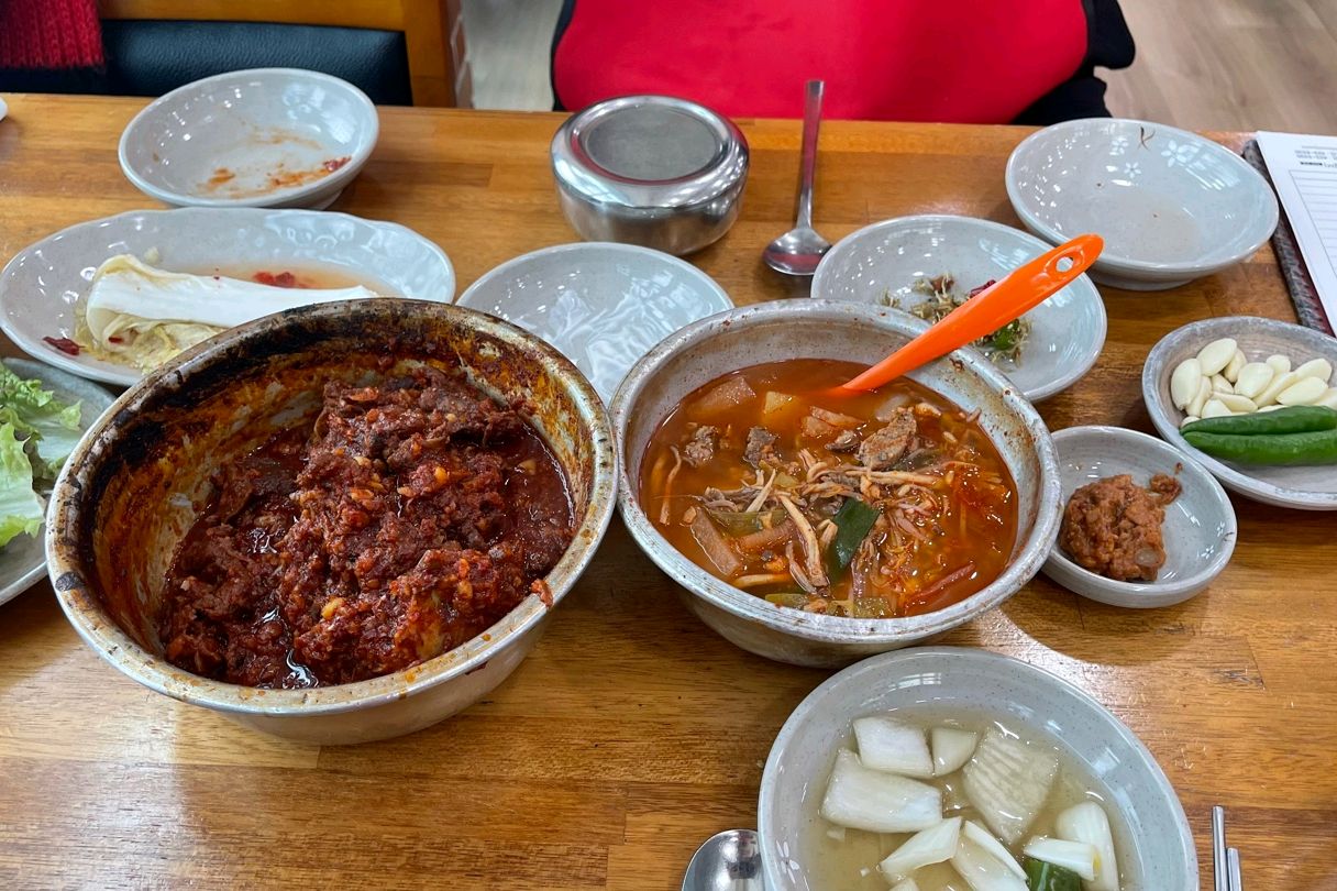 1. 지인으로부터 대구 맛집이라는 말을 듣고 기대를 너무 많이 해서 그런지 평범한 맛이었다