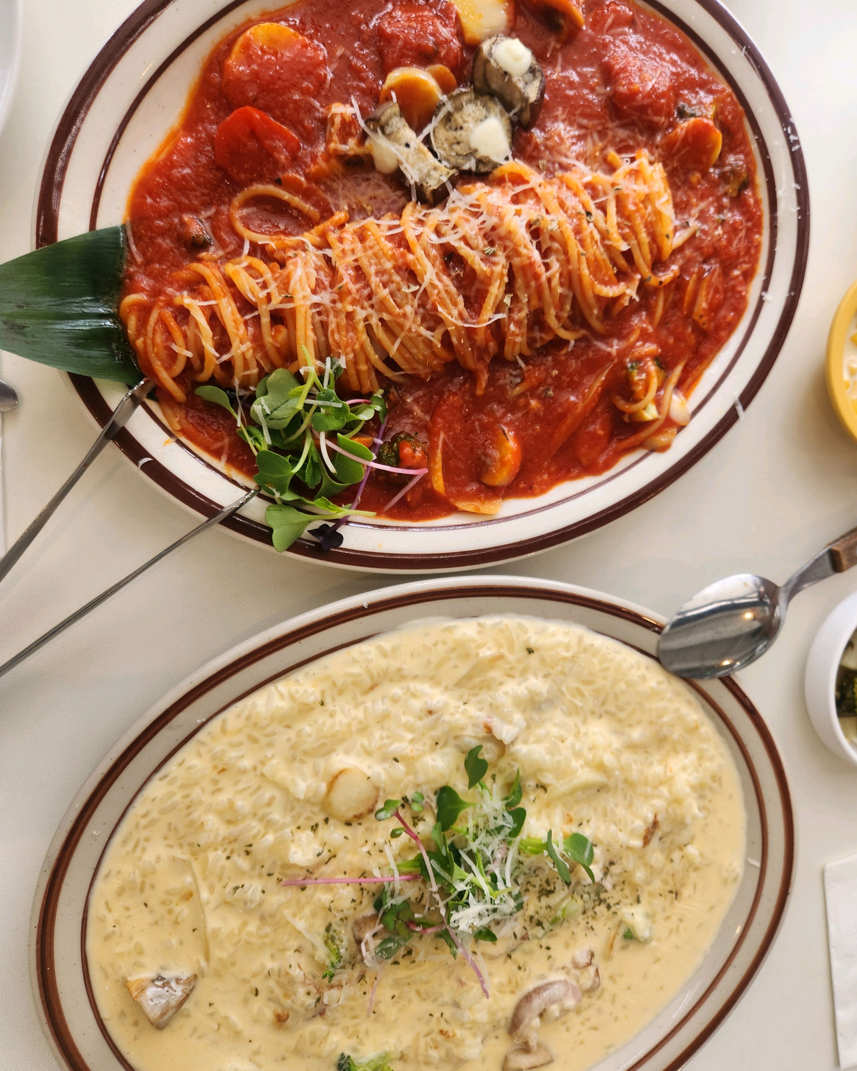 메뉴들이 다 1.5인분 추가 가능해서 좋아요~~ 아이랑 같이 갔는데 맵기 조절도 가능하고