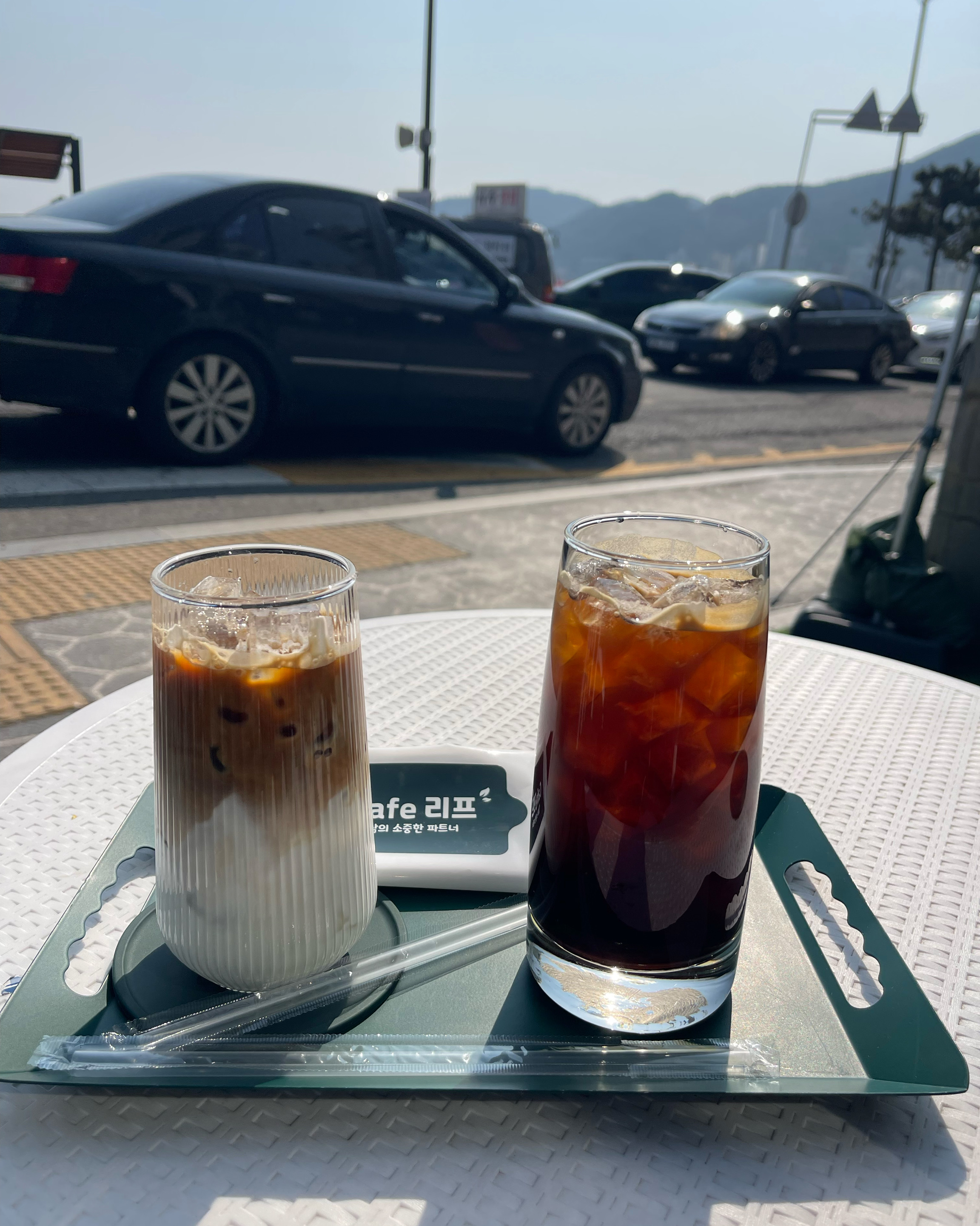 분위기좋고 송정바다보여서좋아요 바깥자리 앉으니까 시원하고좋앗어요♥ 화장실도깔끔! - 송정 맛집 카페리프 송정해수욕장점