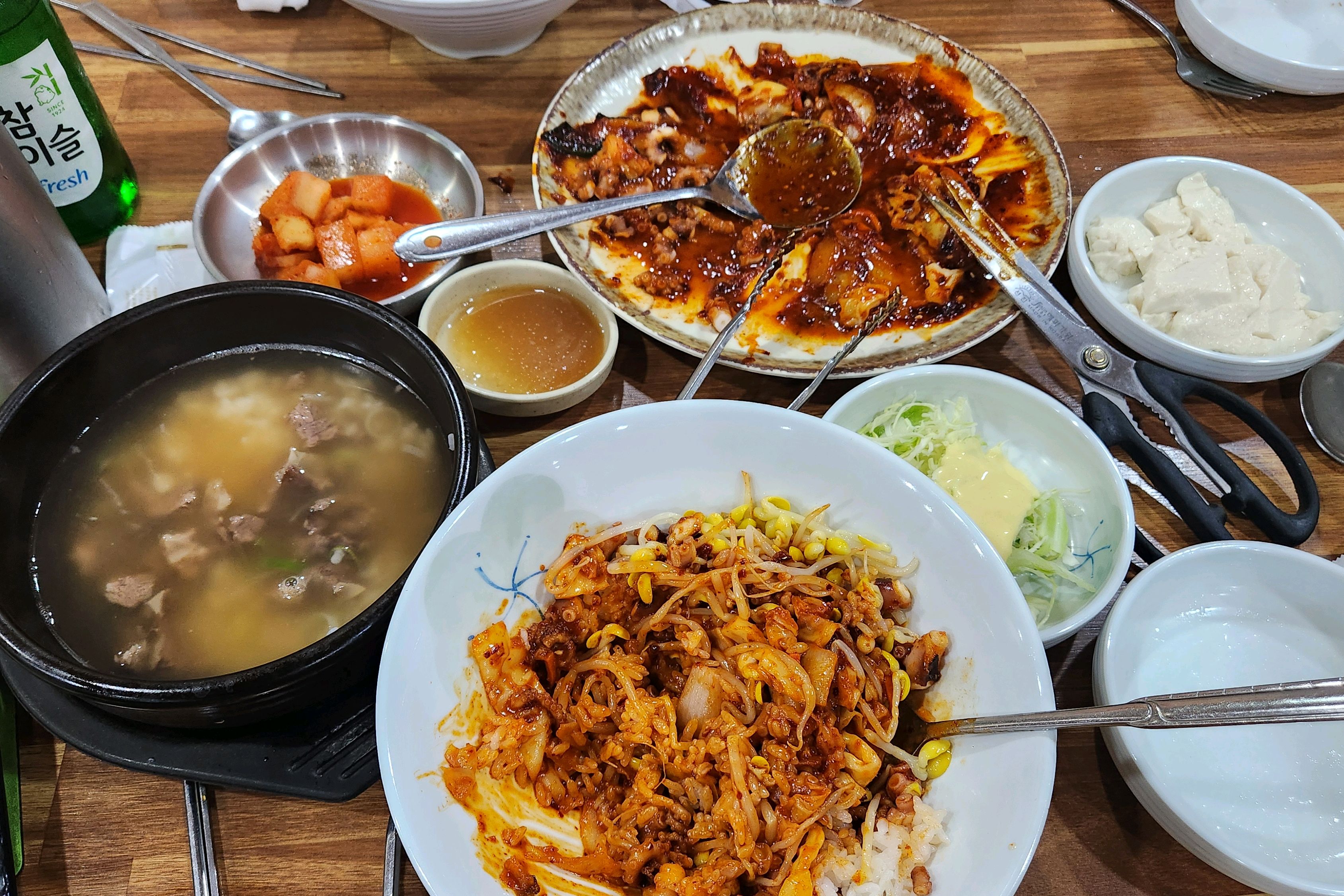 매콤한 낙지볶음과 갈낙탕 시켜 먹었네요 - 대전 맛집 착한낙지 홍도점