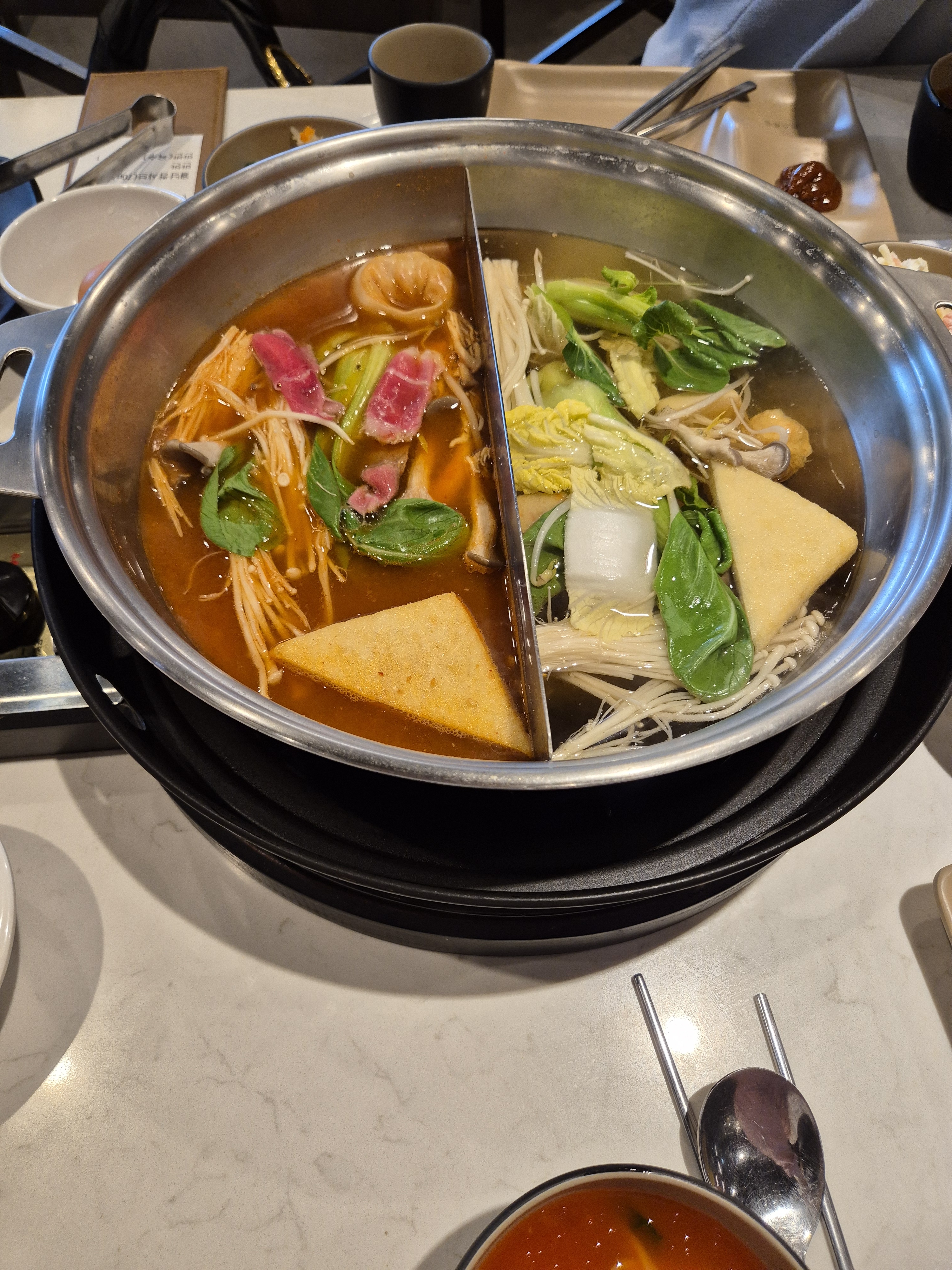 처음 갔는데 양도 많고 야채도 싱싱하고 월남쌈도 맛있어요 점심 가격으로 너무 좋아요~ - 디지털미디어시티역 맛집 소담촌 수색상암DMC점