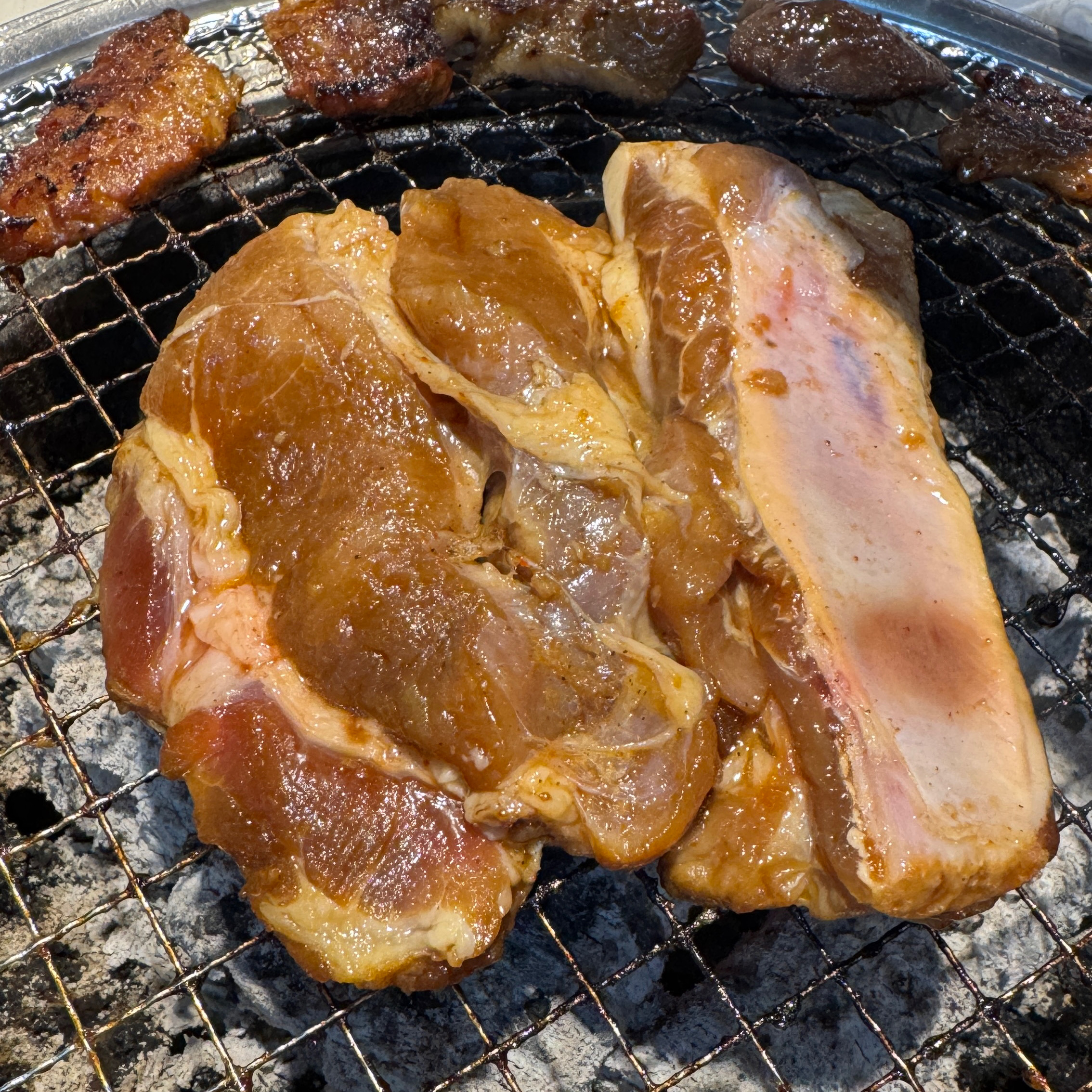 양념돼지갈비 먹고싶을 때마다 방문하는데 갈비말고 다른 고기들도 항상 맛있어서 좋아요!!👍🏻