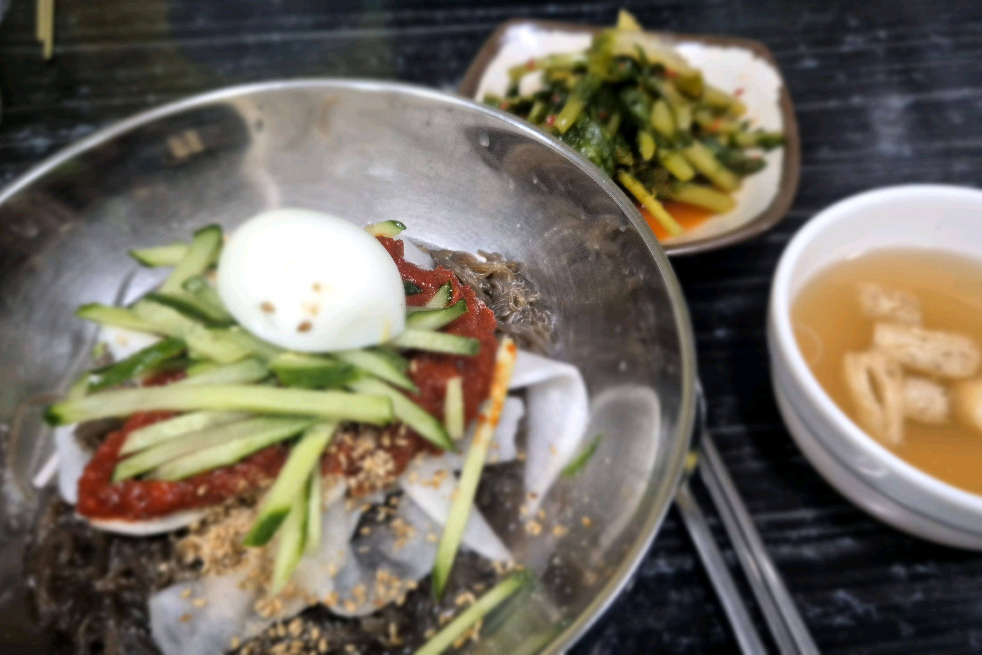 사장님 친절하시고 만두도 맛있고 오늘도 냉면 굿~~~!!! - 천호동 맛집 꽃집냉면
