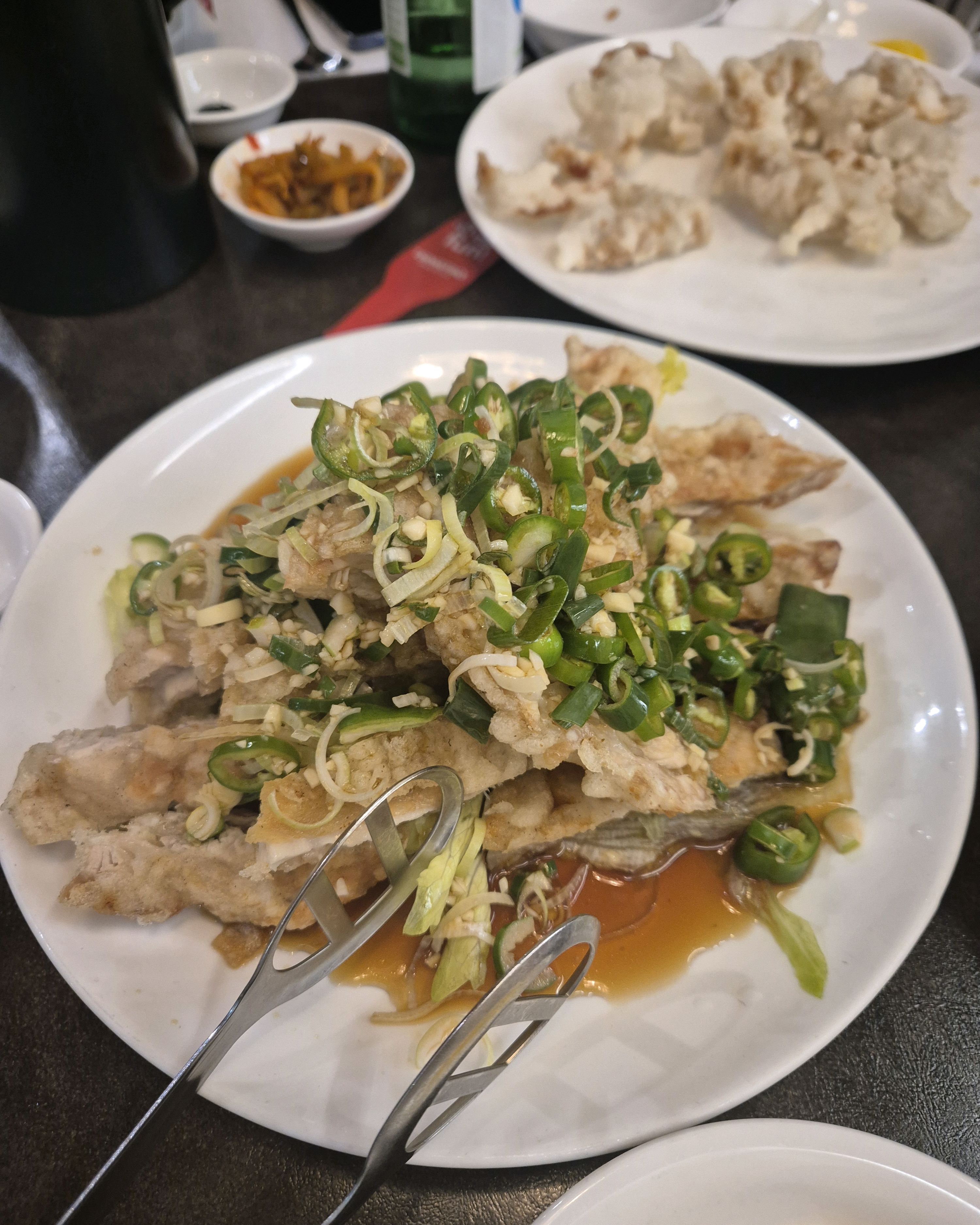 탕수육,차돌짬뽕,굴짬뽕,양장피,버터새우구이,볶음밥 하나하나 넘 맛있었고 짬뽕 두가지모두 국