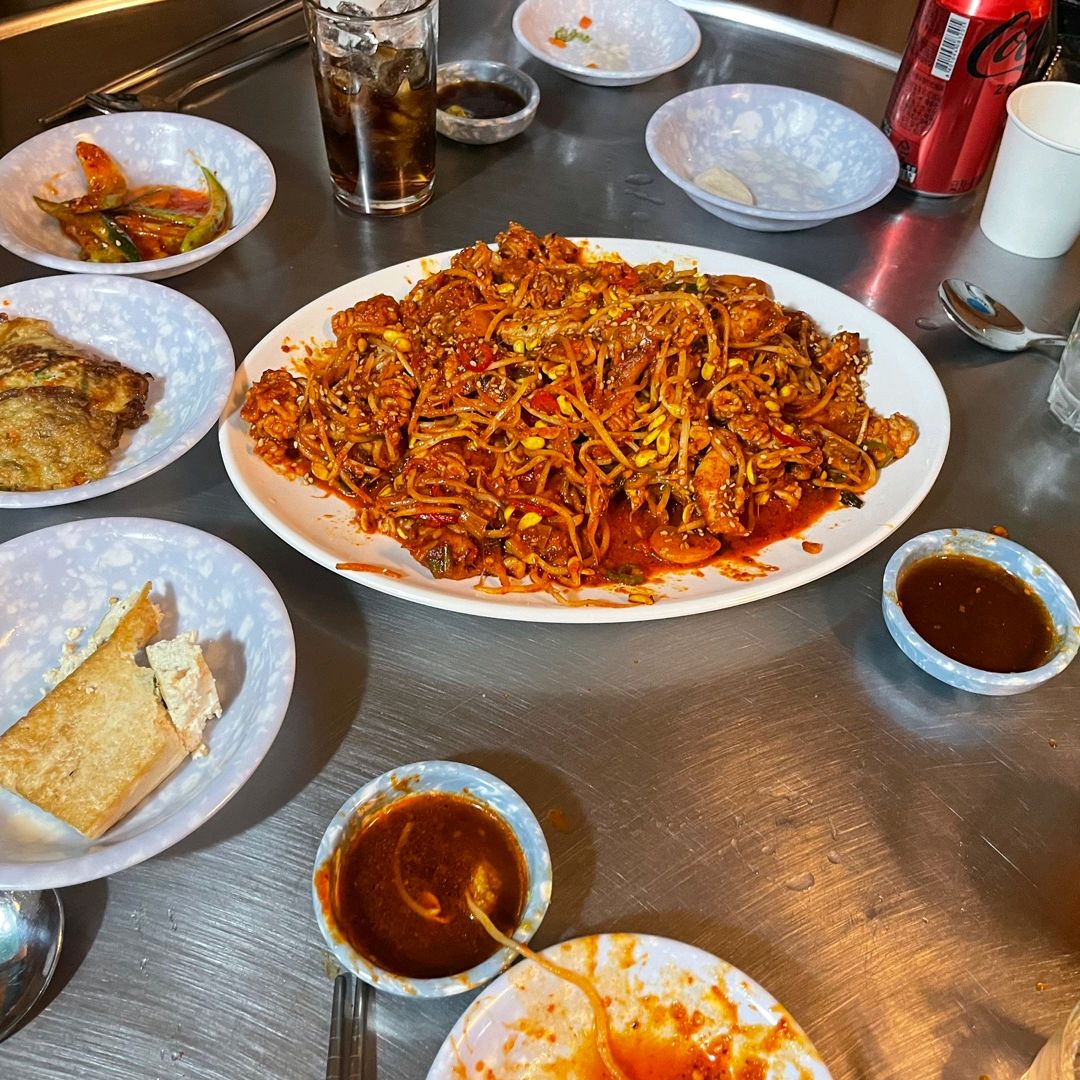 기본안주부터 상당히 맛있음 알찜매콤하니 밥이랑 먹어도될듯 그리구 계란찜이 미첫으니까 드세여