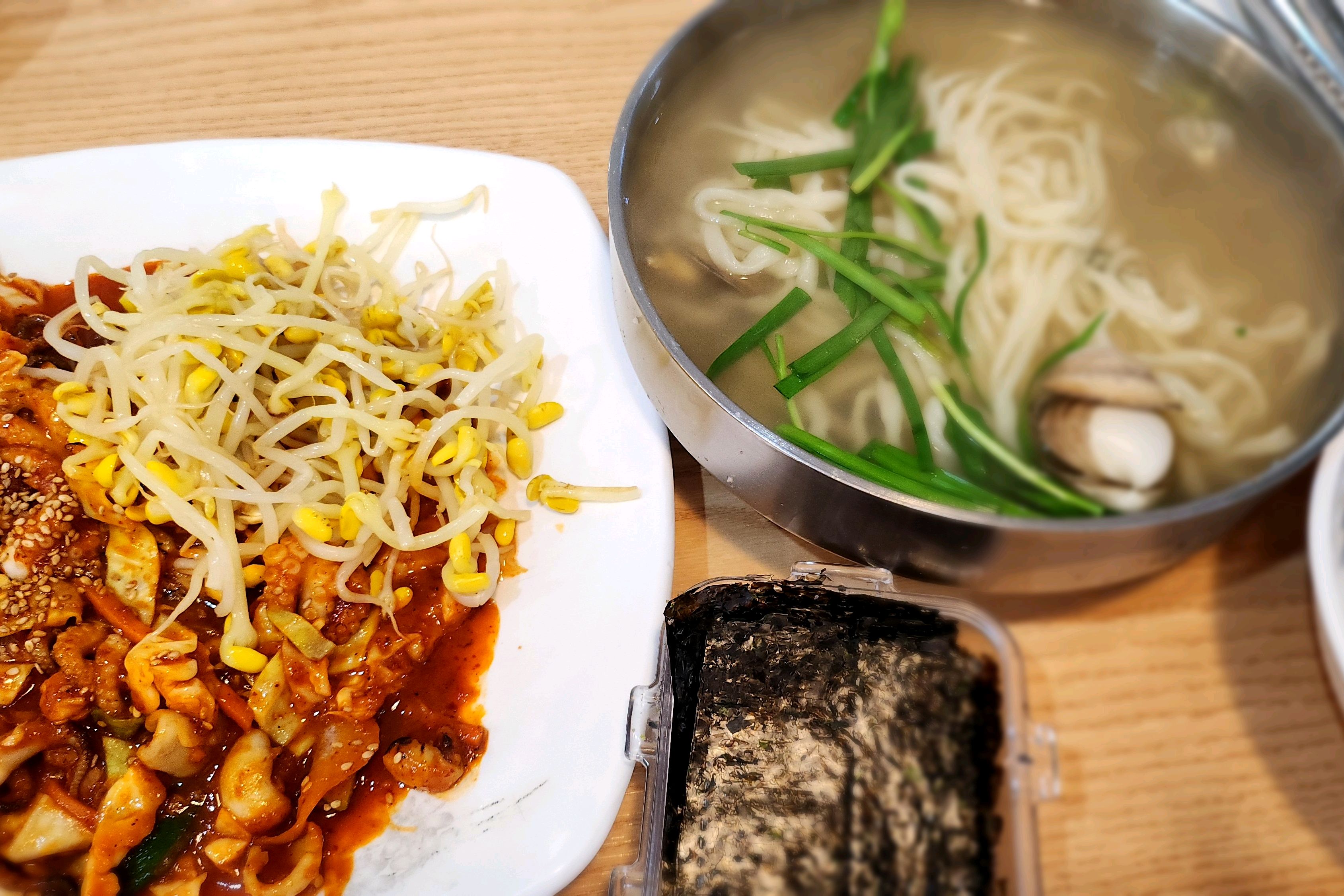 웨이팅은 길어도 기다리 보람 있게 맛있어요 - 대전 맛집 온천칼국수