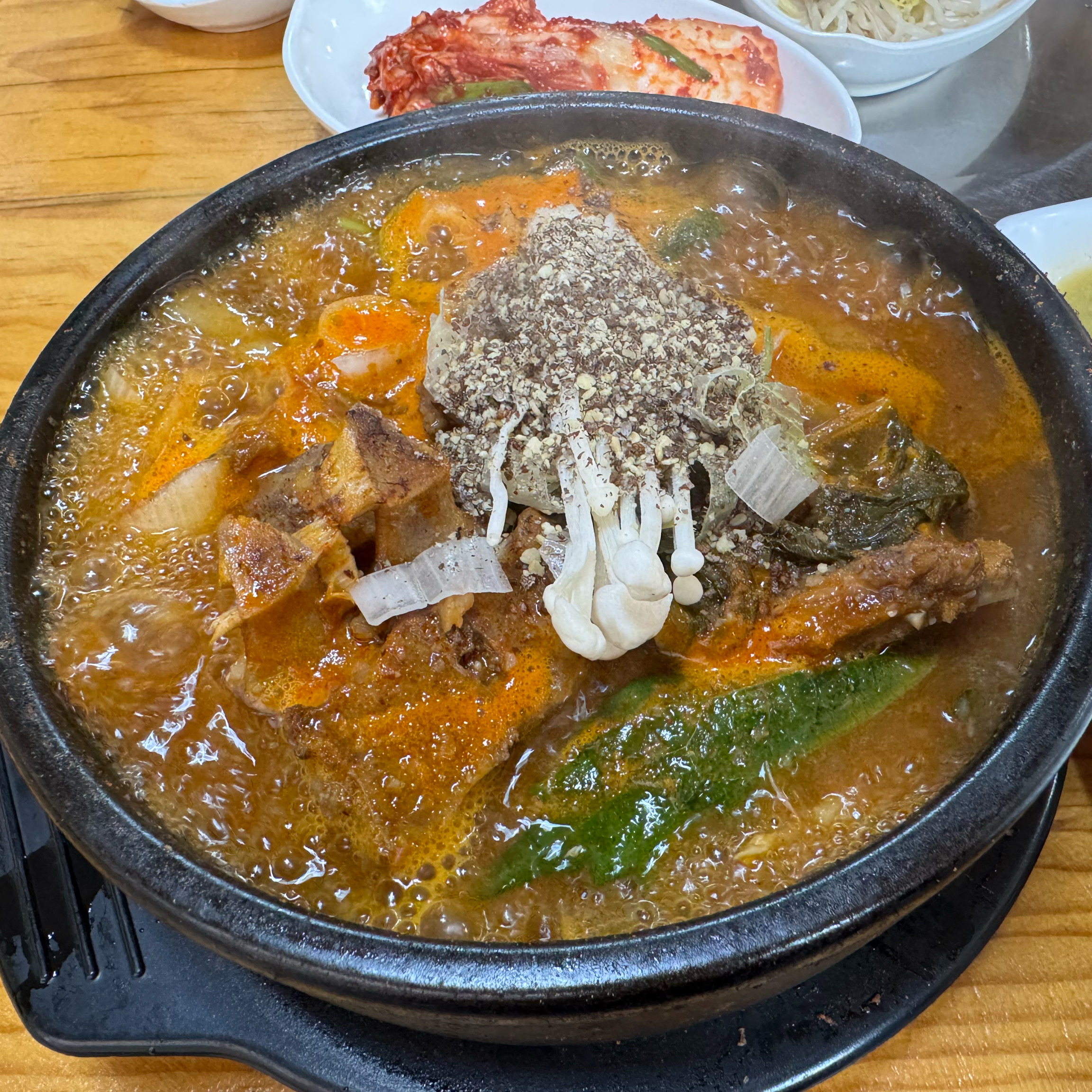 신림역 맛집 황토밭왕족발감자탕 직영점 내돈내산 찐리뷰