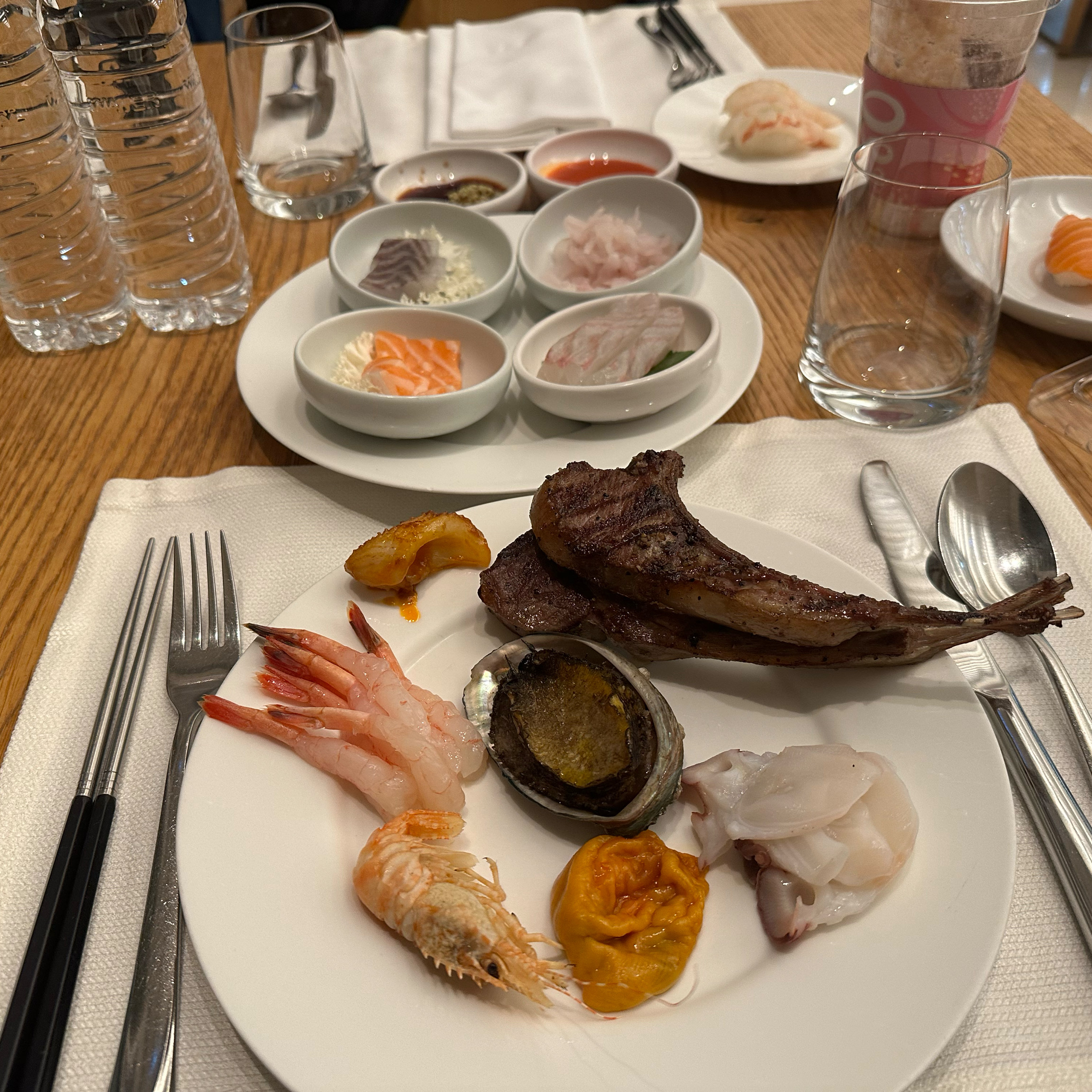 금요일 저녁 방문 했는데 - 경포대 맛집 씨마크호텔 더레스토랑