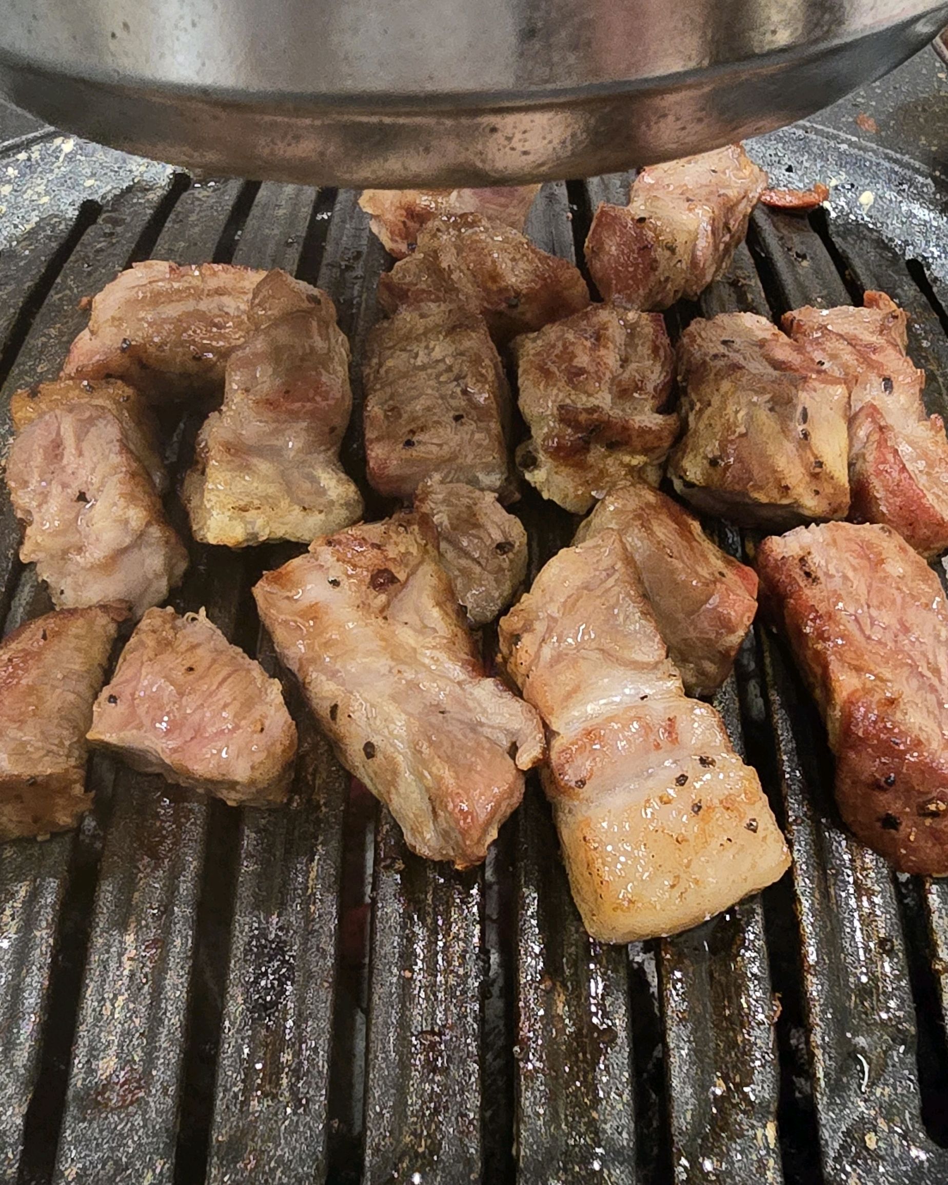 복돼지 큰판 김치찌개 세트 양도 푸짐하고 다양한 한돈을 즐길 수 있어 좋았어요. - 불당동 맛집 복돼지집