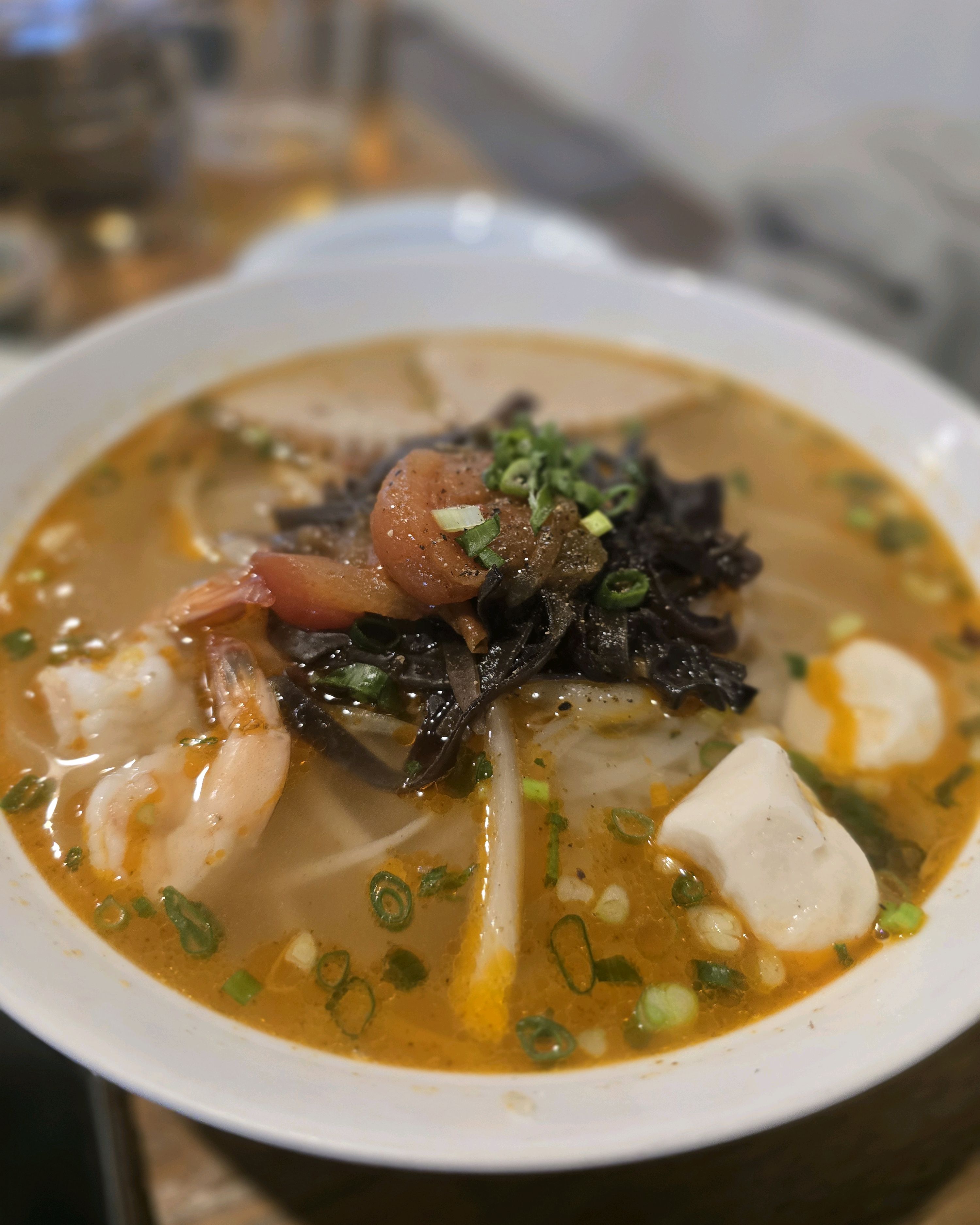 오늘은 베트남 음식이 땡겨서 집근처 강동호치민에 다녀왔어요! 😊 쌀국수가 생각나서 방문