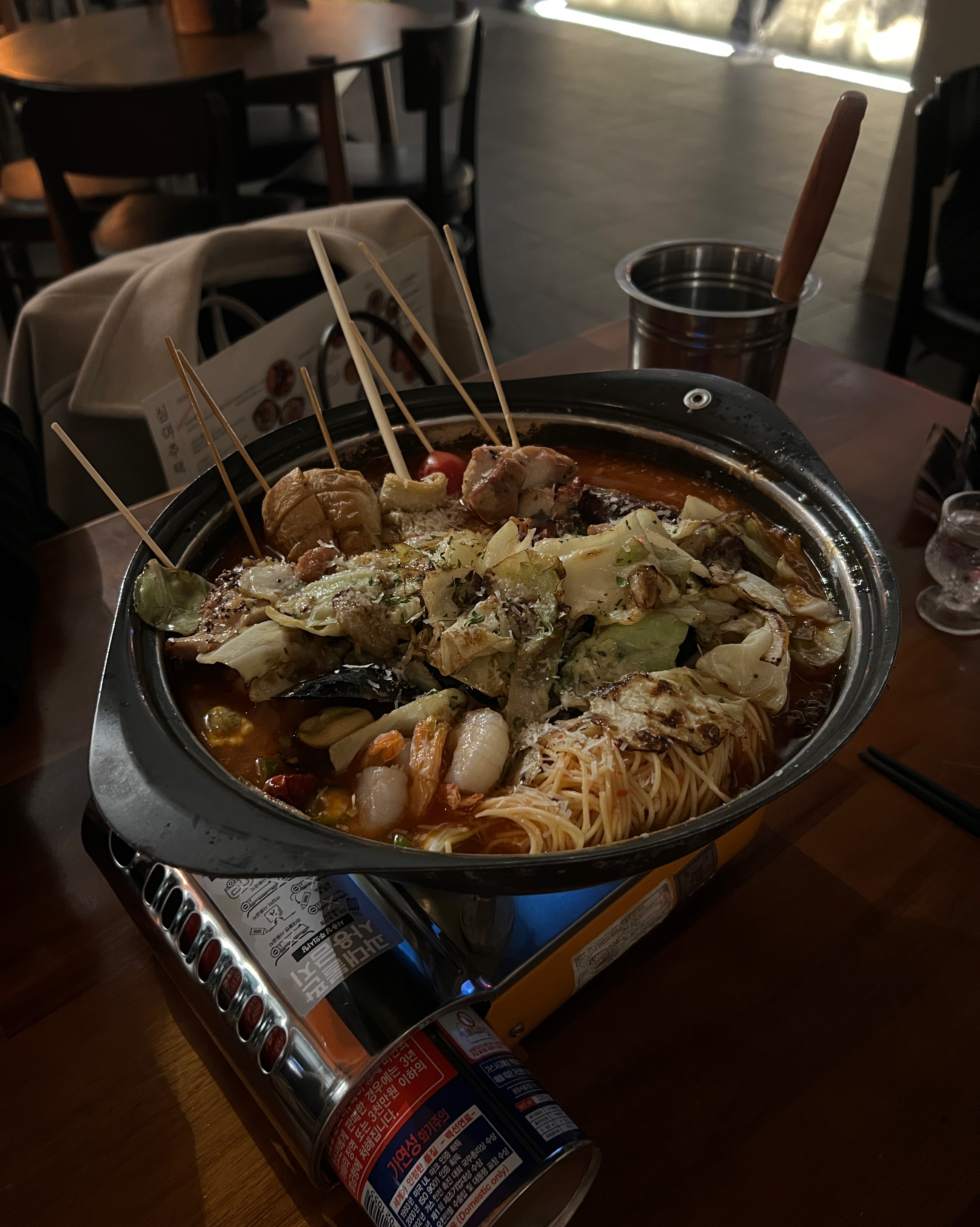음식도 맛있고 범계에 화장실 내부로 있는 곳 거의 없는데 심야주택은 내부에 있어서 너무 조