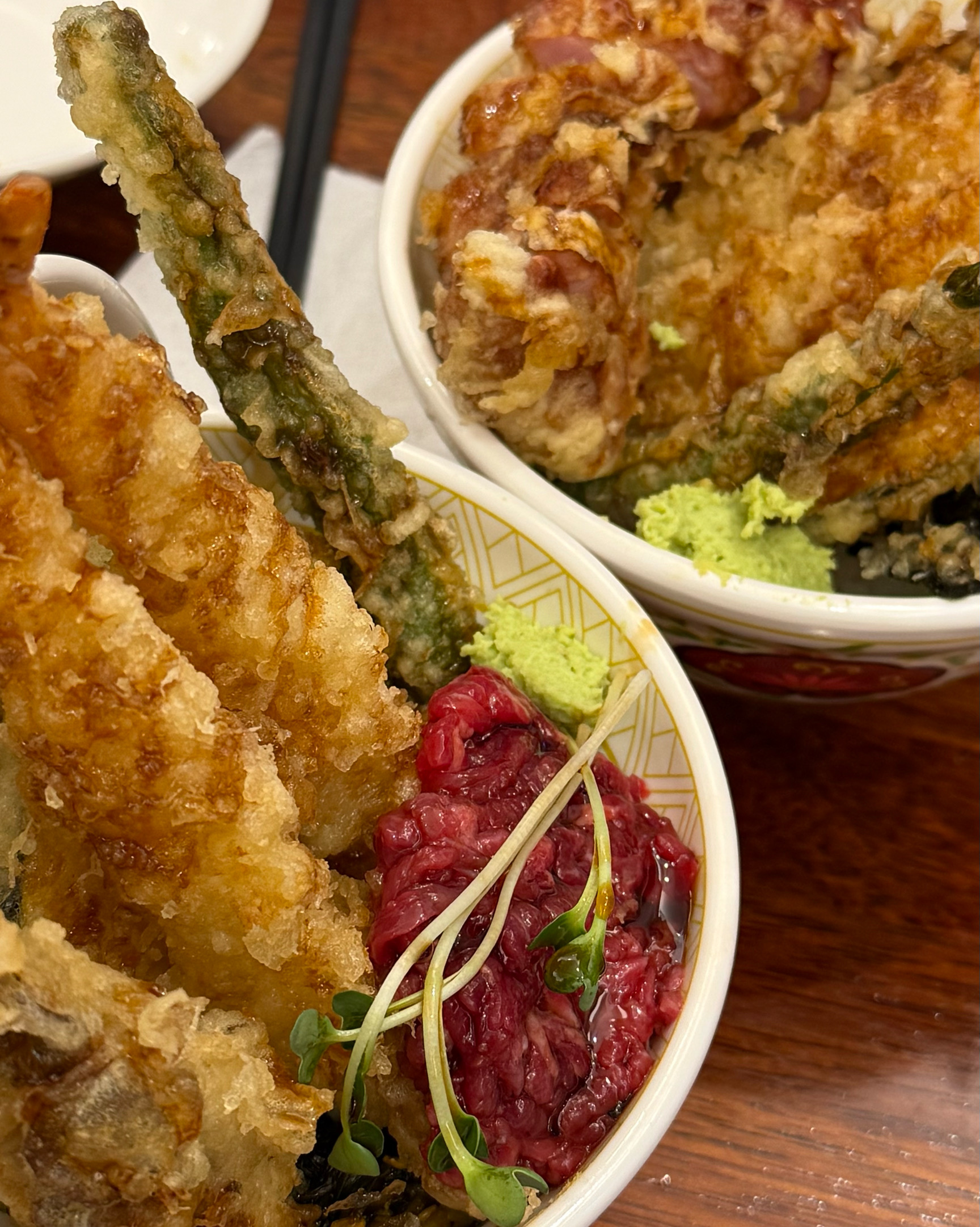 텐동 처음 먹어봤는데 모든 튀김이 바삭하고 너무 맛있었습니다! - 제주 맛집 513텐동