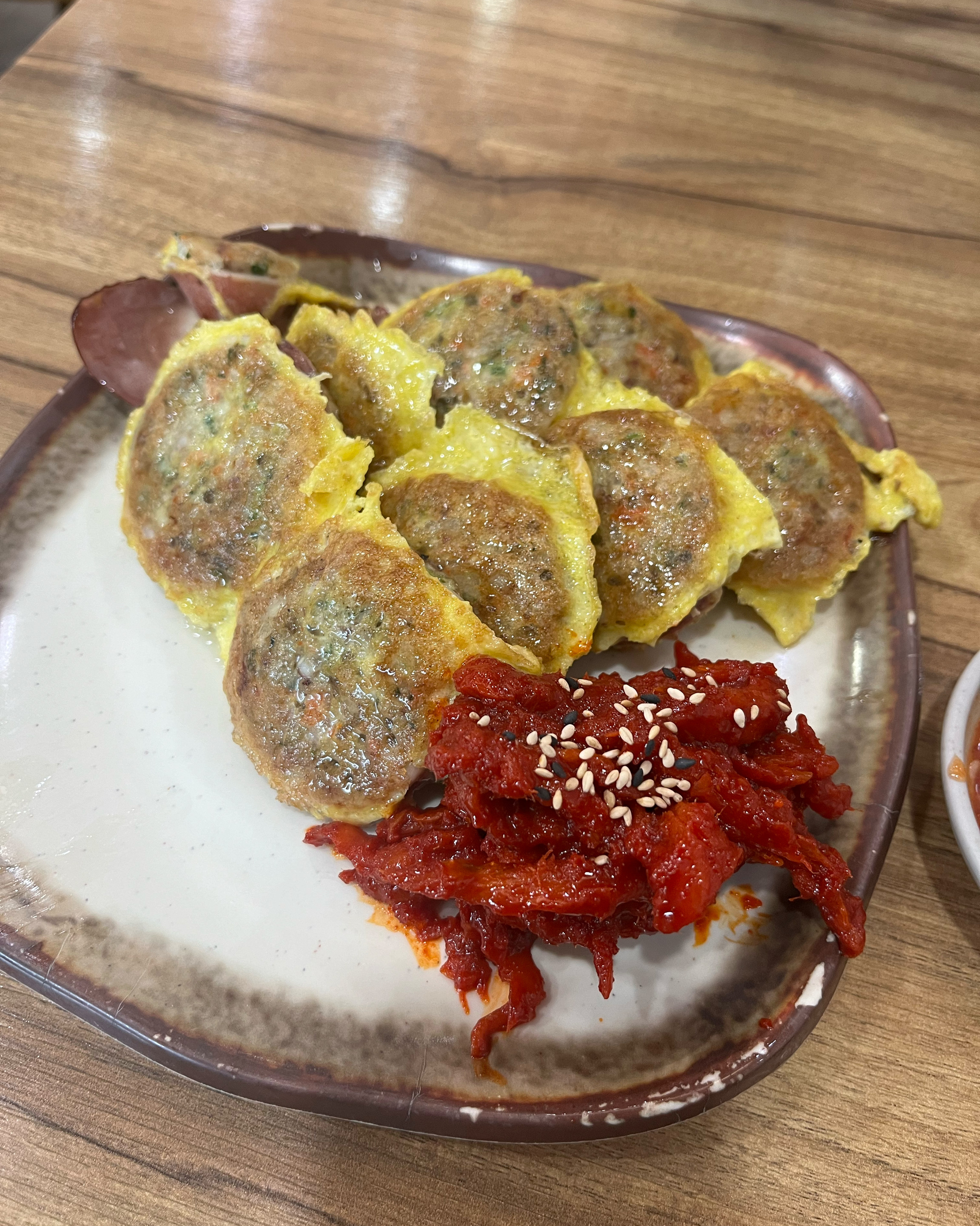 사장님 직원분들 친절하고 음식들이 자극적이 않고 너무 맛있습니다. 제가 짠걸 싫어해서 걱정