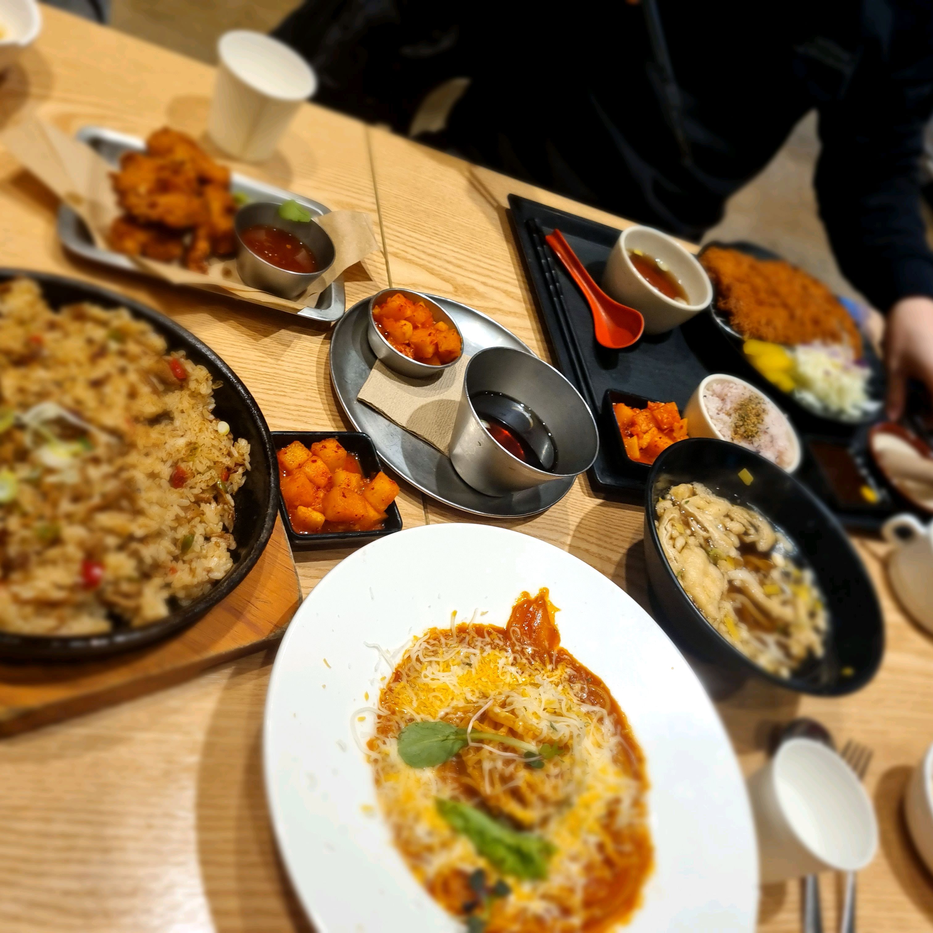 단골집중 한곳.. 친절한 사장님과 직원분들.. 음식도 맛있고 좋아요 - 부산 명지 맛집 홍익돈까스 부산명지점