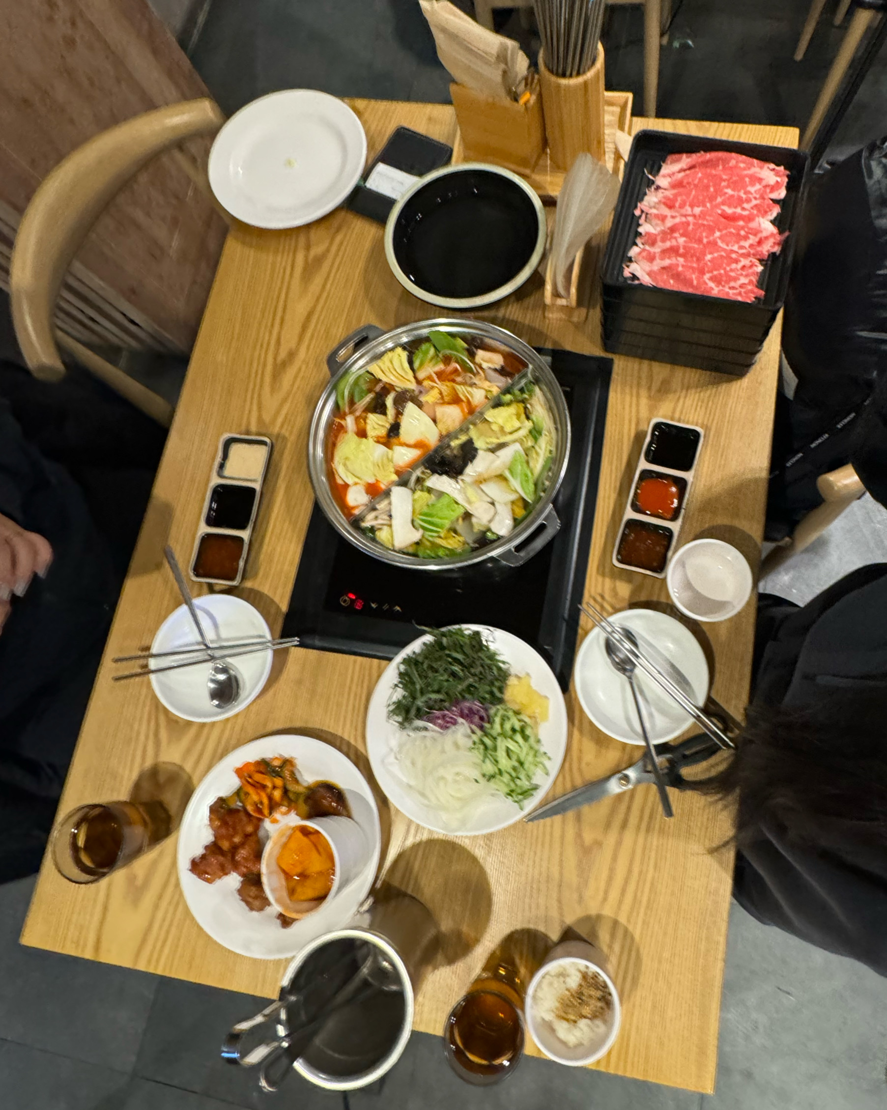 어지간한 샤브샤브 브랜드는 거의 다 먹어봤는데 여기만한 곳이 없다 진짜.ㅡㅡ 돌고돌아 결국