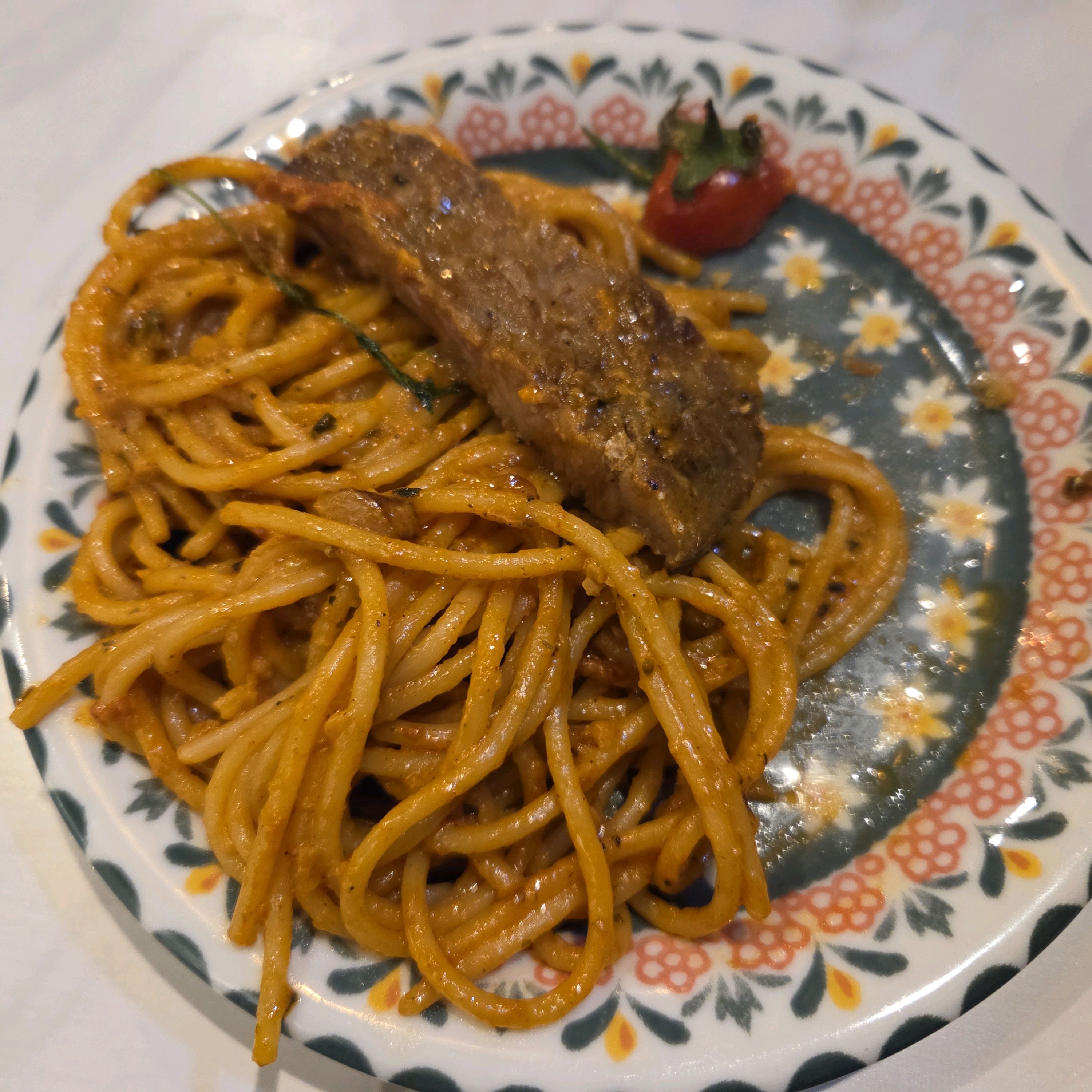 먹다가 사진을 찍어서 전체사진은 없네요. 몇년만에 다시왔는데 여전히 맛있어요 고기도 부드럽