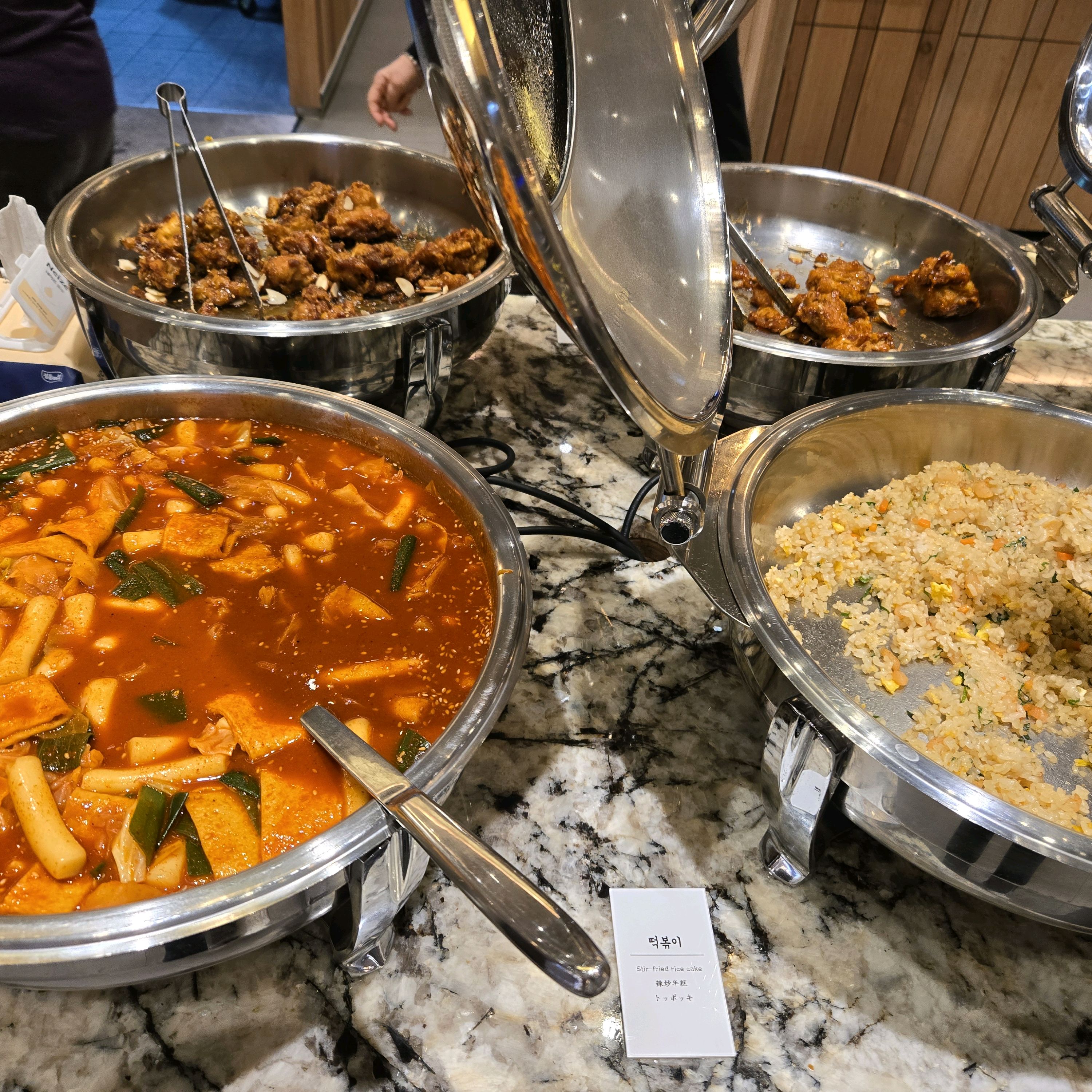 매장도 넓고 인테리어는 멋지네요 - 대구 시지 맛집 샤브20 대구시지점