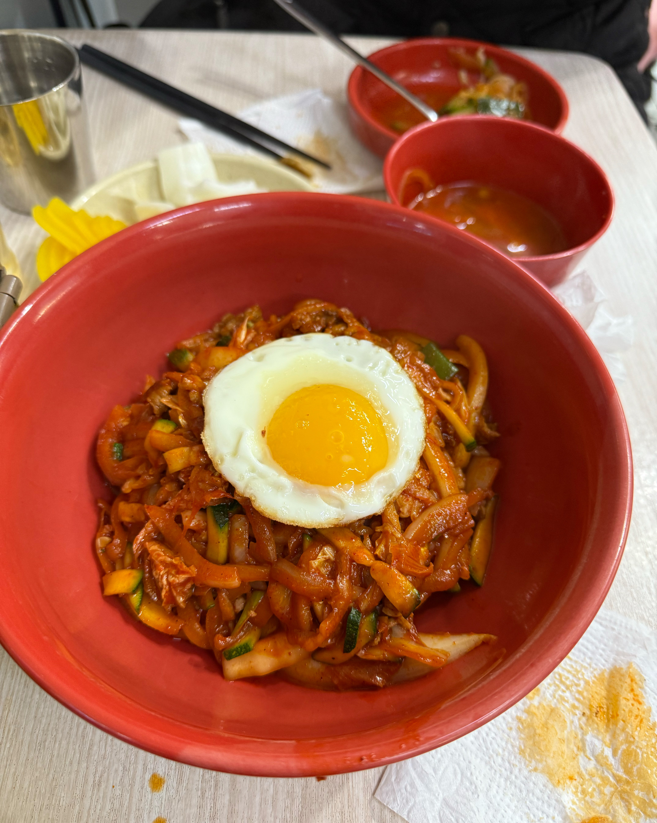 짬뽕과 중화비빔밥을 먹었습니다. 역시 맛있었어요. 불맛과 야채 고기 등 재료가 어우려져 참