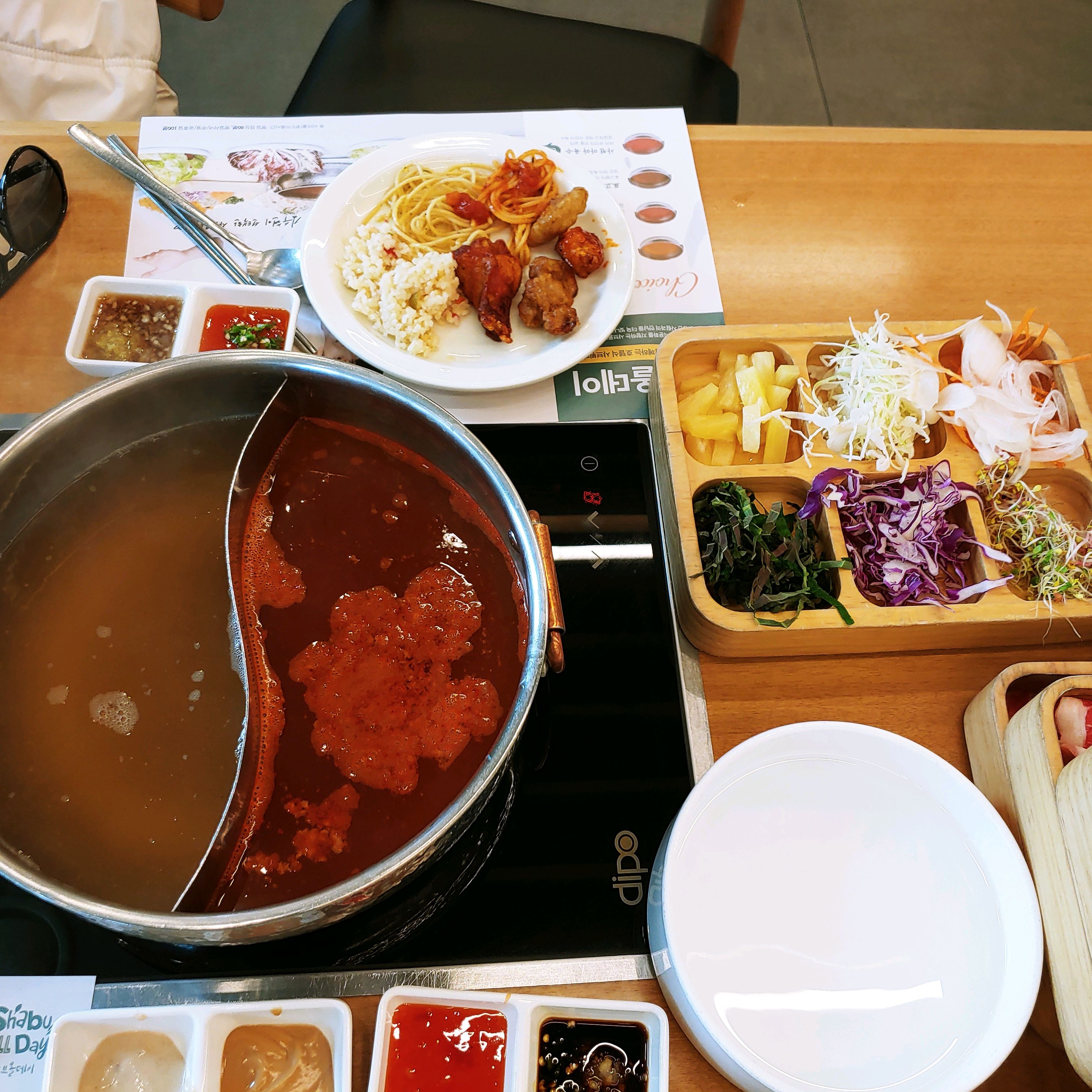 야채신선하구 고기질도좋고 - 당산 맛집 샤브올데이 당산점