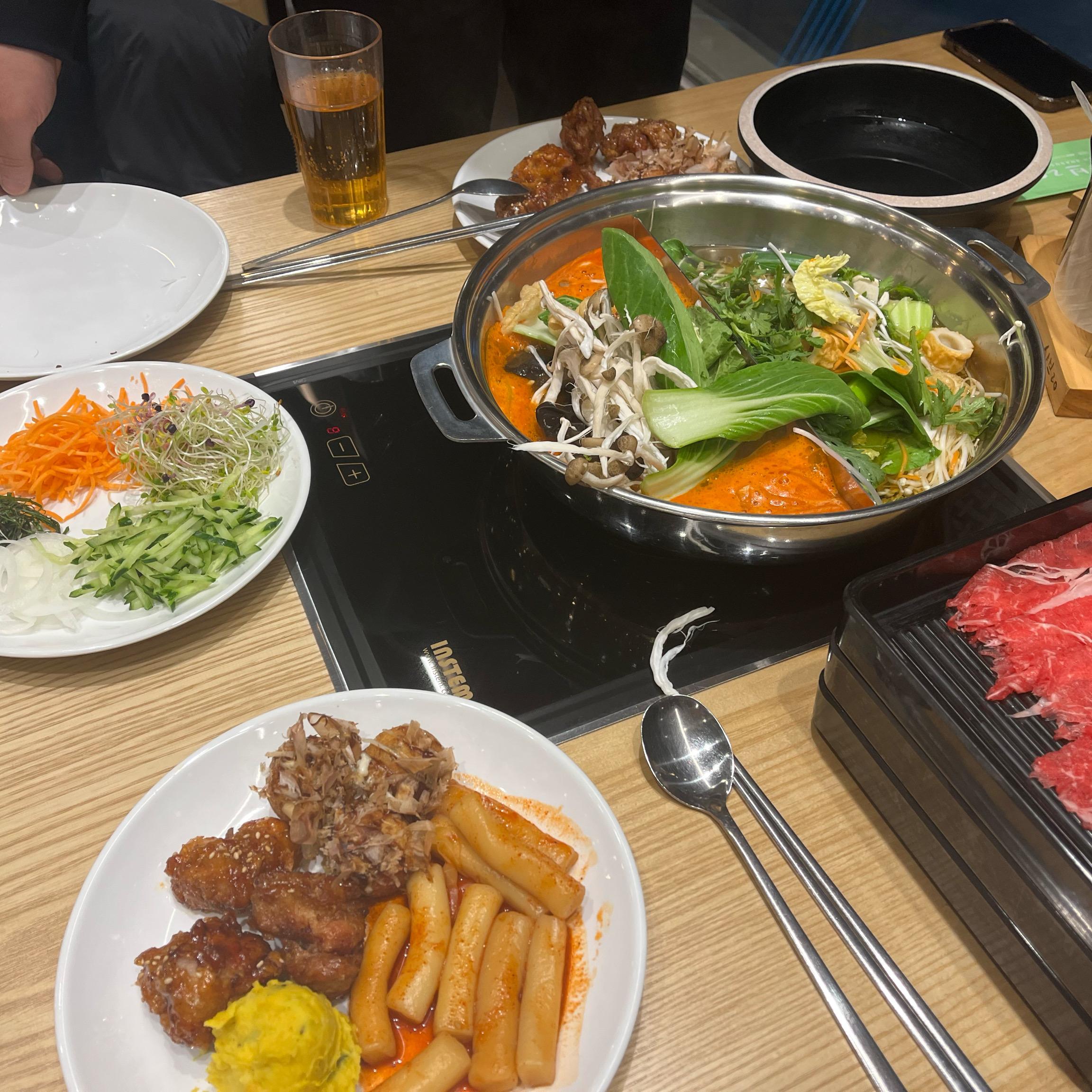 샤브20 알고 있었는데 집근처에 생겨서 처음 가봤어요 ㅎㅎ 생긴지 얼마 안 돼서 너무너무