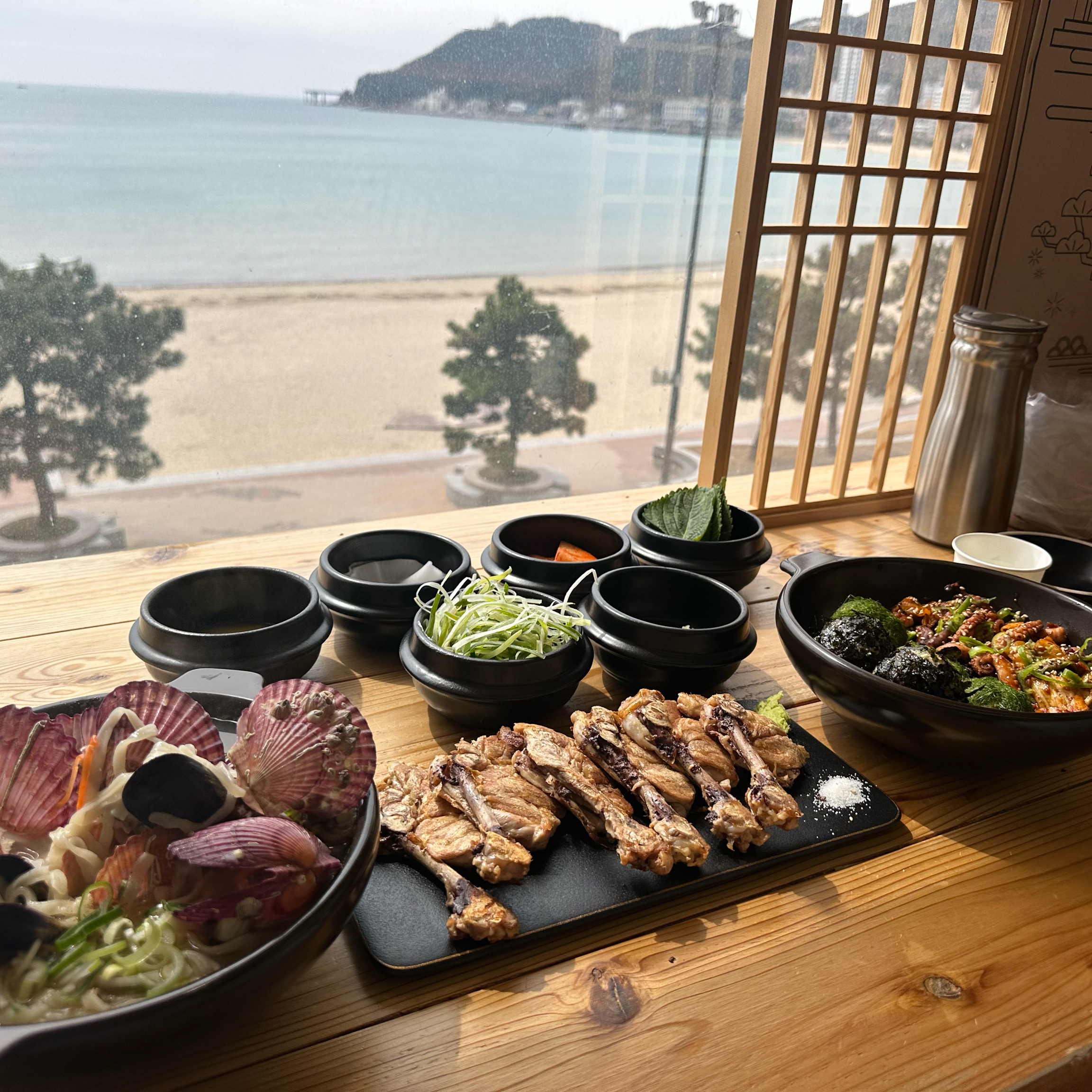 개인적으로 최근 다녀간 맛집 중에 손에 꼽습니다 ㅎ 쭈꾸미 볶음은 그냥 생각한 맛인데 칼국