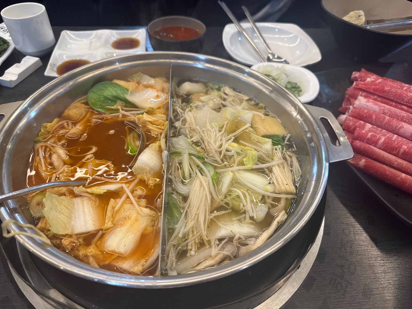 첫방문때 1만원 쿠폰 할인을 받았고 그 쿠폰을 사용하러 재방문 하였습니다. 입장할때 홀직원