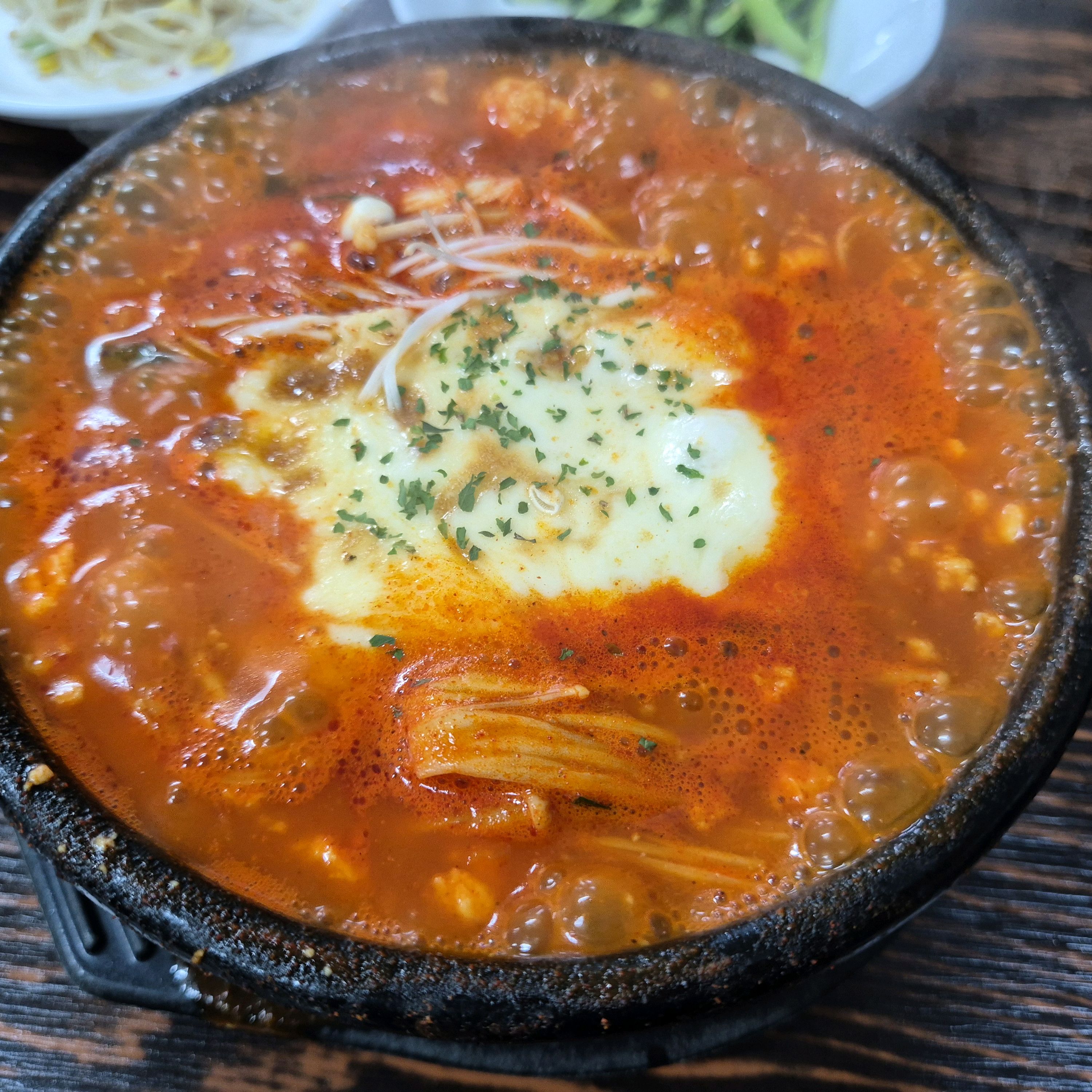 쫄면은 분식집 떡볶이 맛인데 - 경포대 맛집 최일순 짬뽕순두부