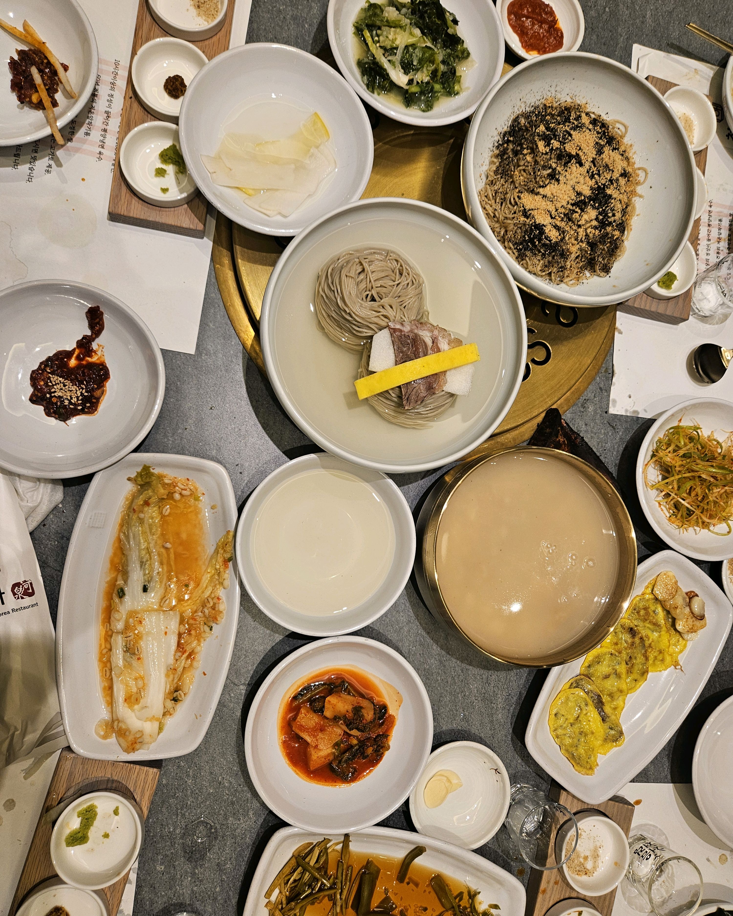 예약해서 룸으로 식사하면. 조용하게 프라이빗하게 즐길수있습니다 반찬질도좋아요 - 대전 맛집 천하