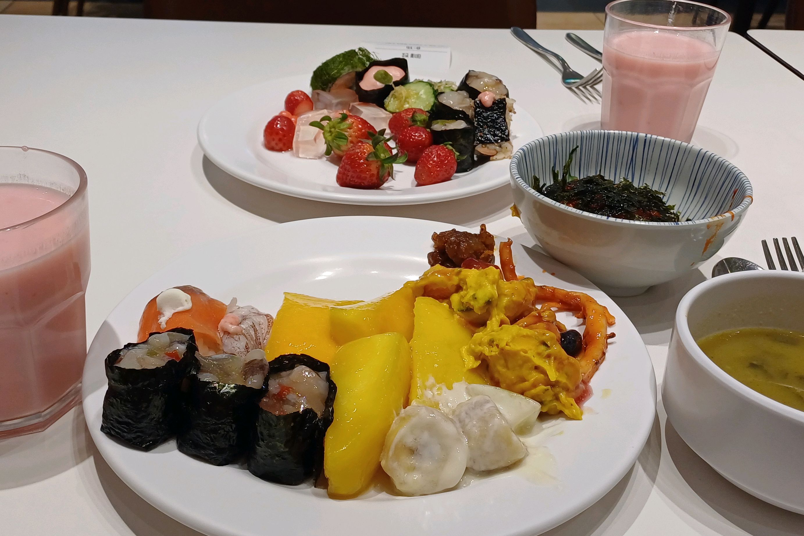 딸기와 망고 넘 좋아요 - 울산 달동 맛집 애슐리퀸즈 뉴코아 울산점