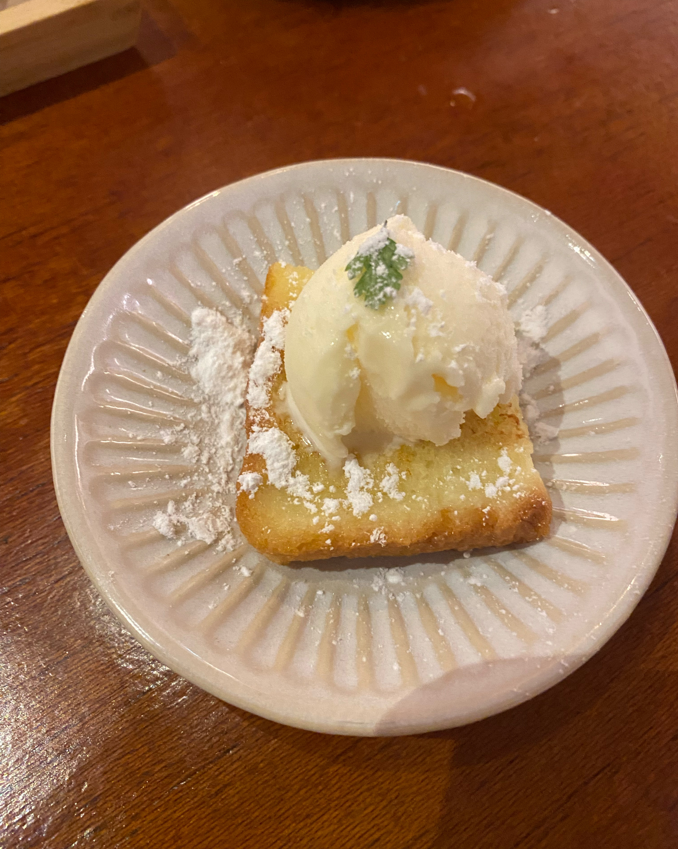 먹어본 양고기중 가장 부드럽고 맛있어요ㅎㅎ 직접 구워주시니 너무 편하네요! 마지막 후식까지
