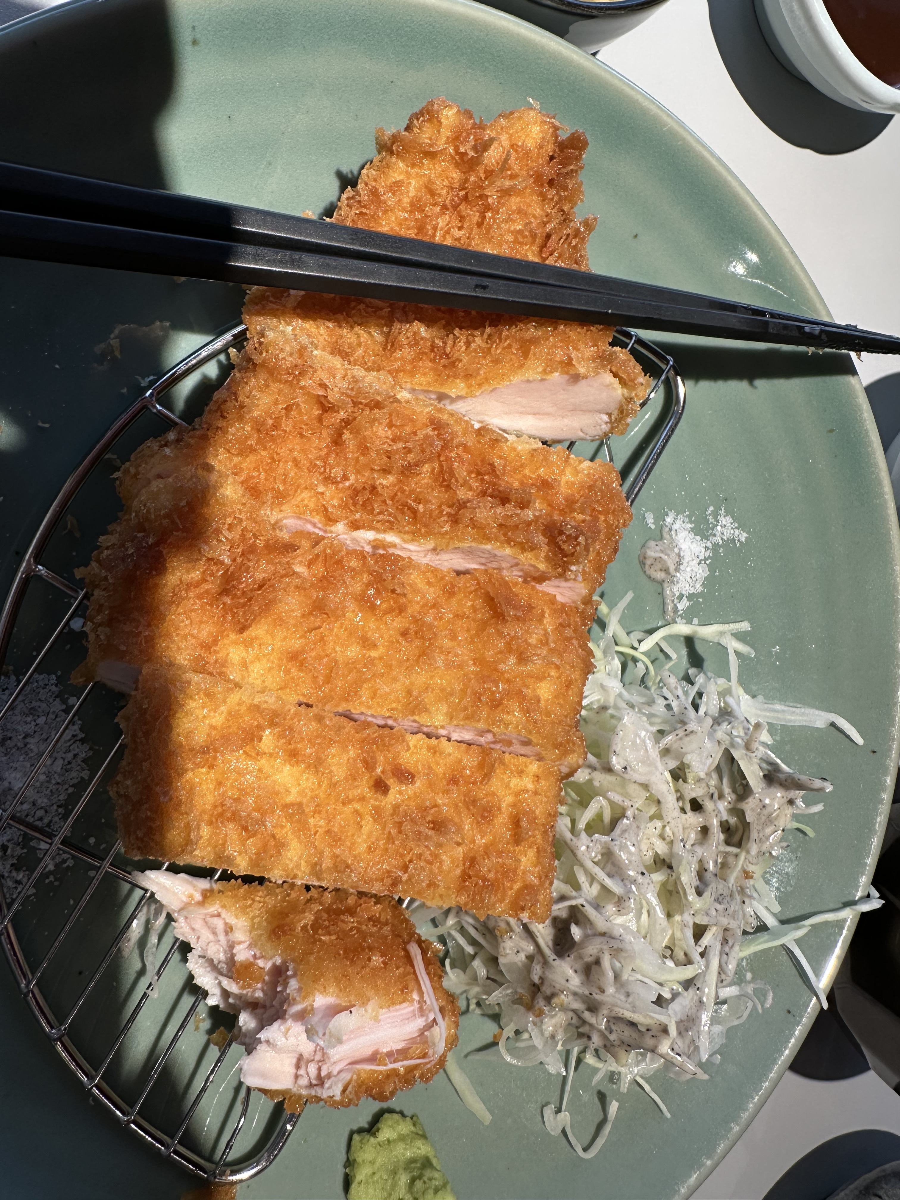 모듬 정식, 토리카츠 정식을 먹었습니다. 등심, 안심, 토리카츠 전부 엄청나게 부드럽네요.