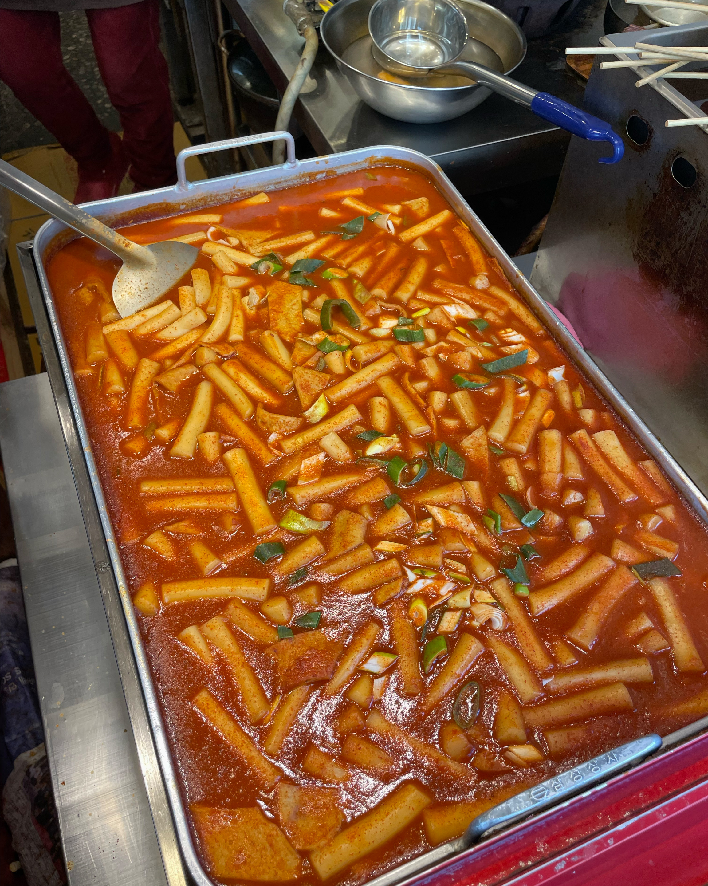 전통이 있는 떡볶이는 달라도 다르네요.. 근데 튀김이 왜이렇게 맛있어요???❤️👍👍 - 천호동 맛집 갈현동할머니딸떡볶이
