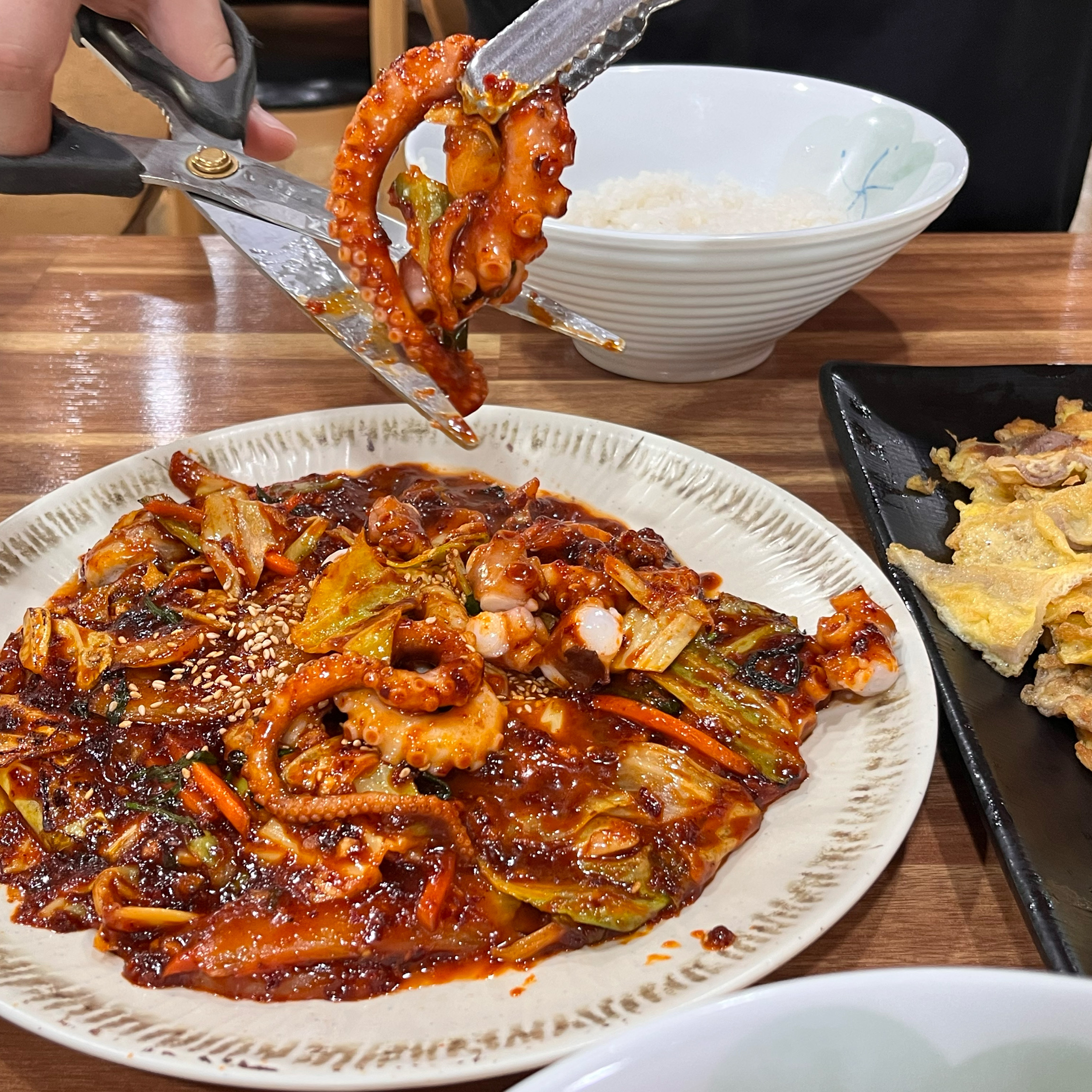 육전에 싸먹는 낙지볶음 완전 추천이요!!!! - 대전 맛집 착한낙지 홍도점
