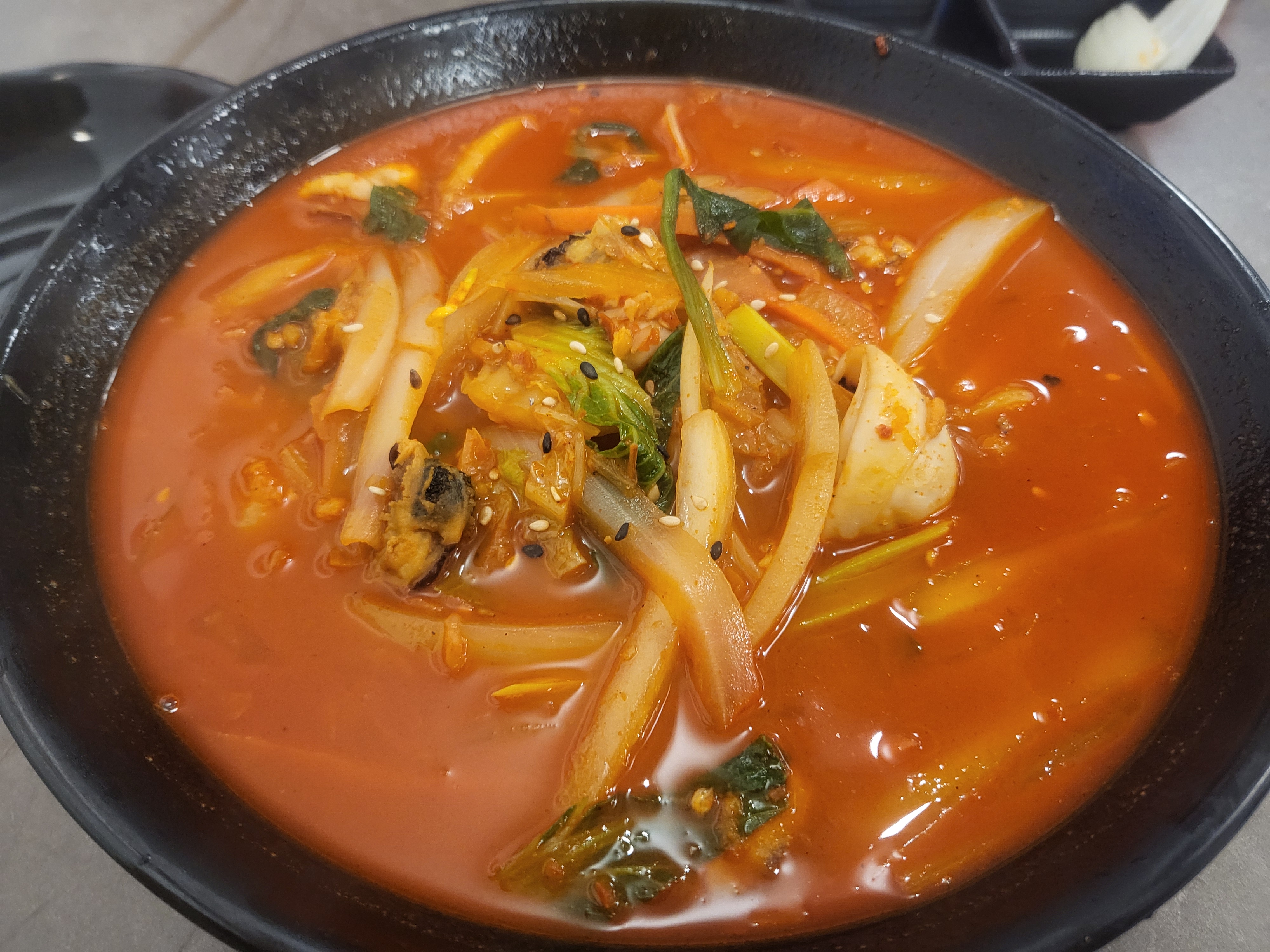 오늘 오랜만에 와서 맛있게 먹고 갑니당!!! - 부산역 맛집 하반장짬뽕 오늘도난닭치킨