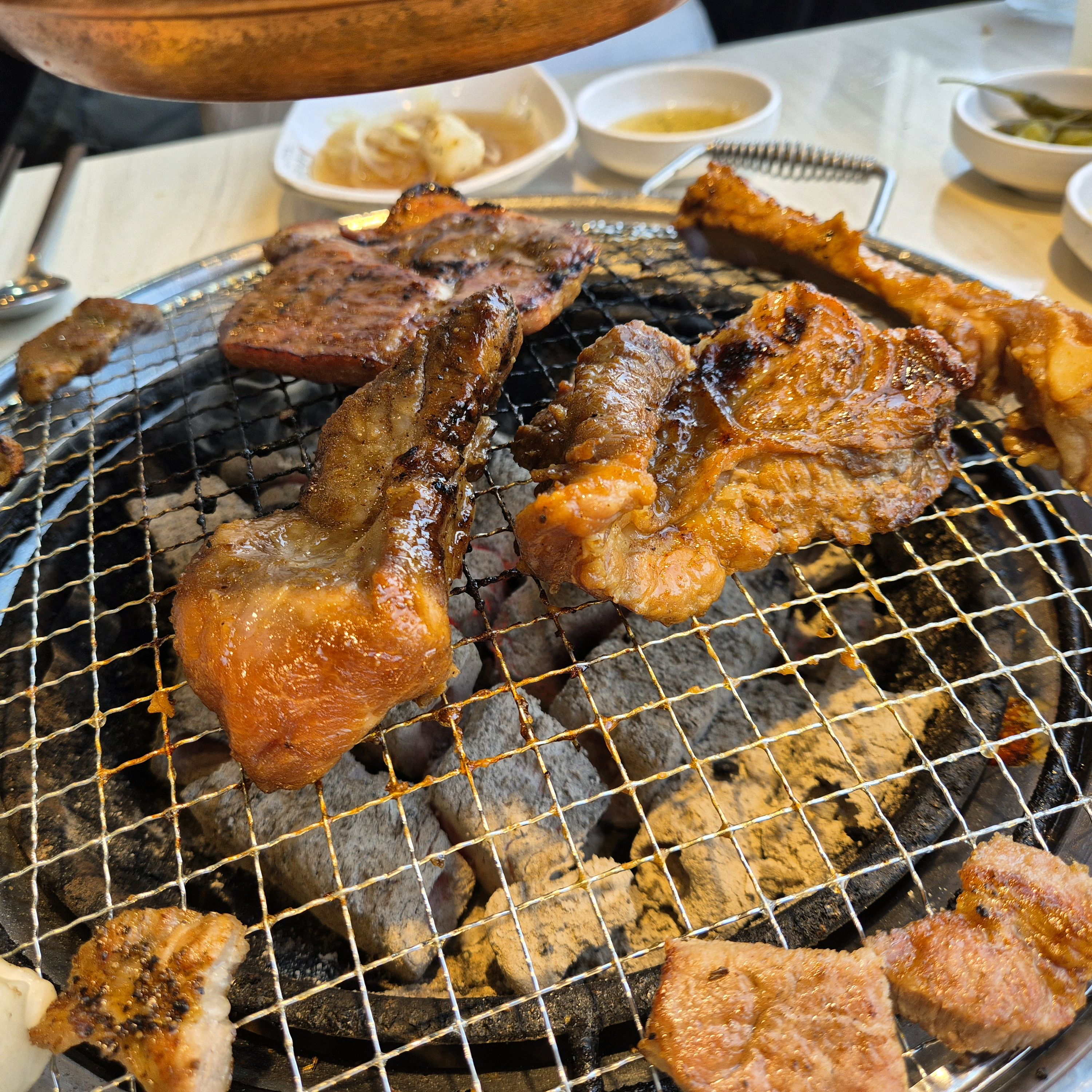 스테이크 신메뉴도 생기고 가성비가 너무 좋아졌어요 :) 그치만 명륜진사갈비는 갈비가 역시