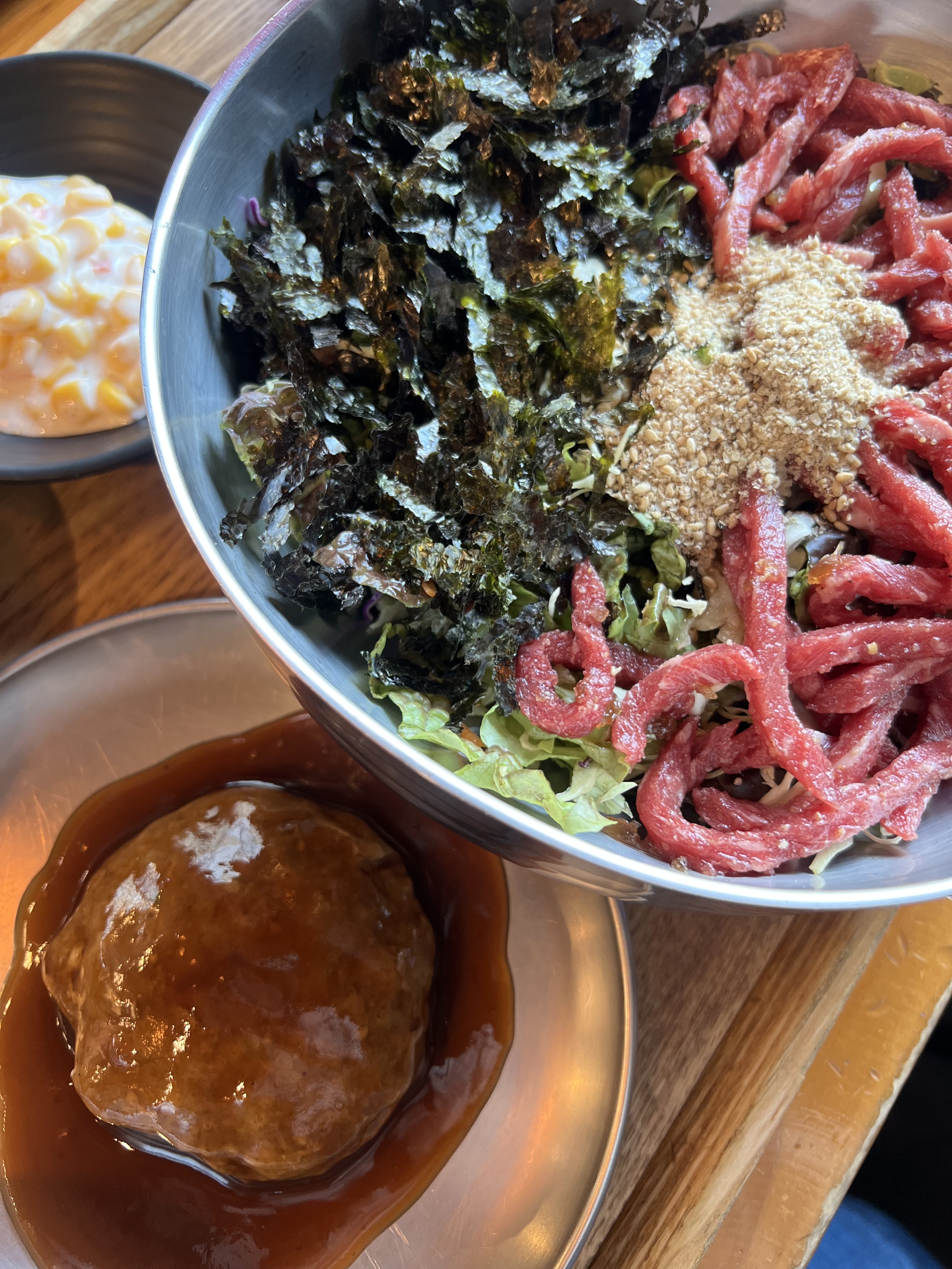 주말에 무조건 웨이팅이라는 강문해변근처맛집 강문떡갈비 가격도 쏘쏘한데, 모든 메뉴에 떡갈비