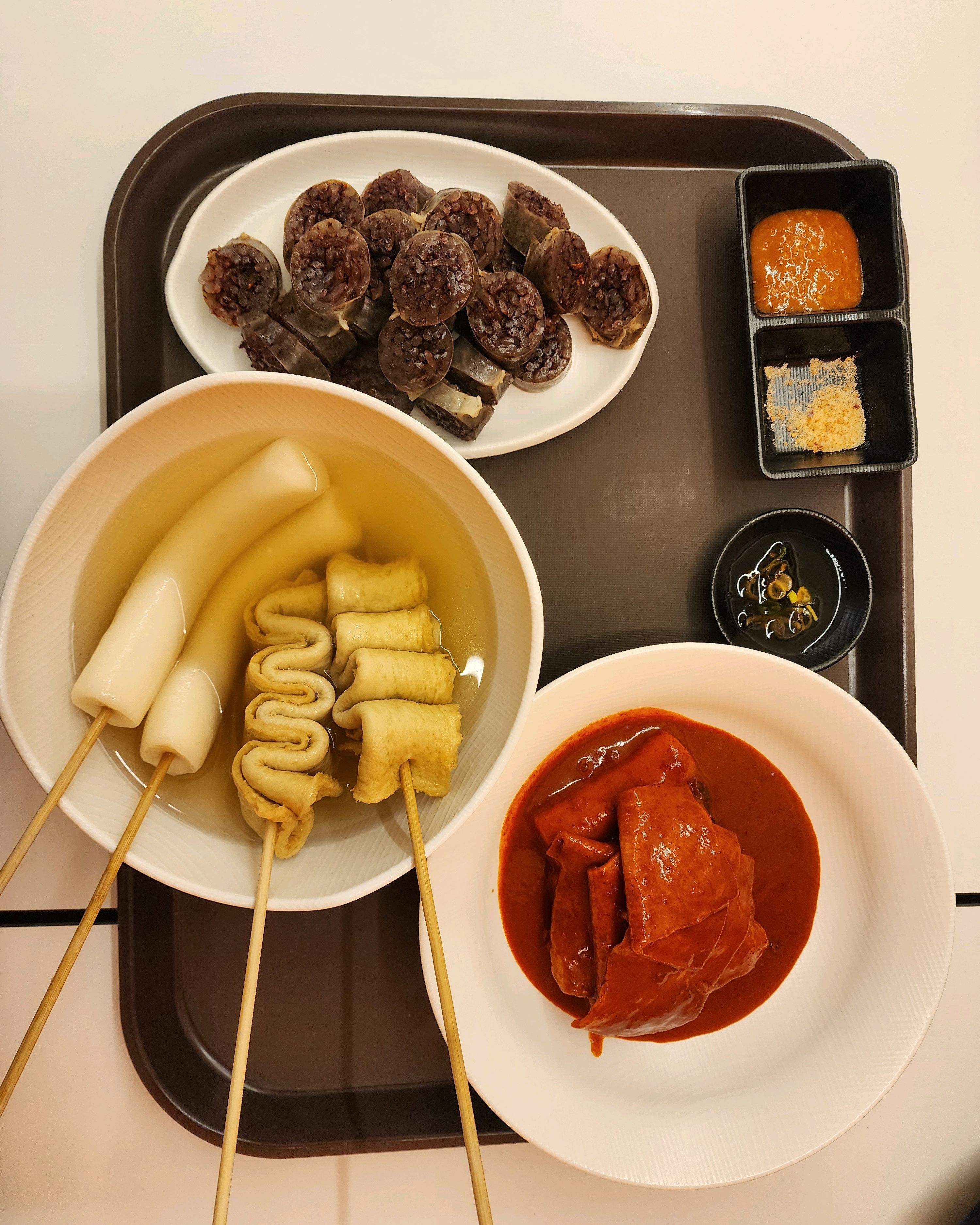 비오는 추운날 따뜻한 어묵국물이 먹고싶다는 아이들과 함께 방문했어요 따뜻한 어묵 맛있고