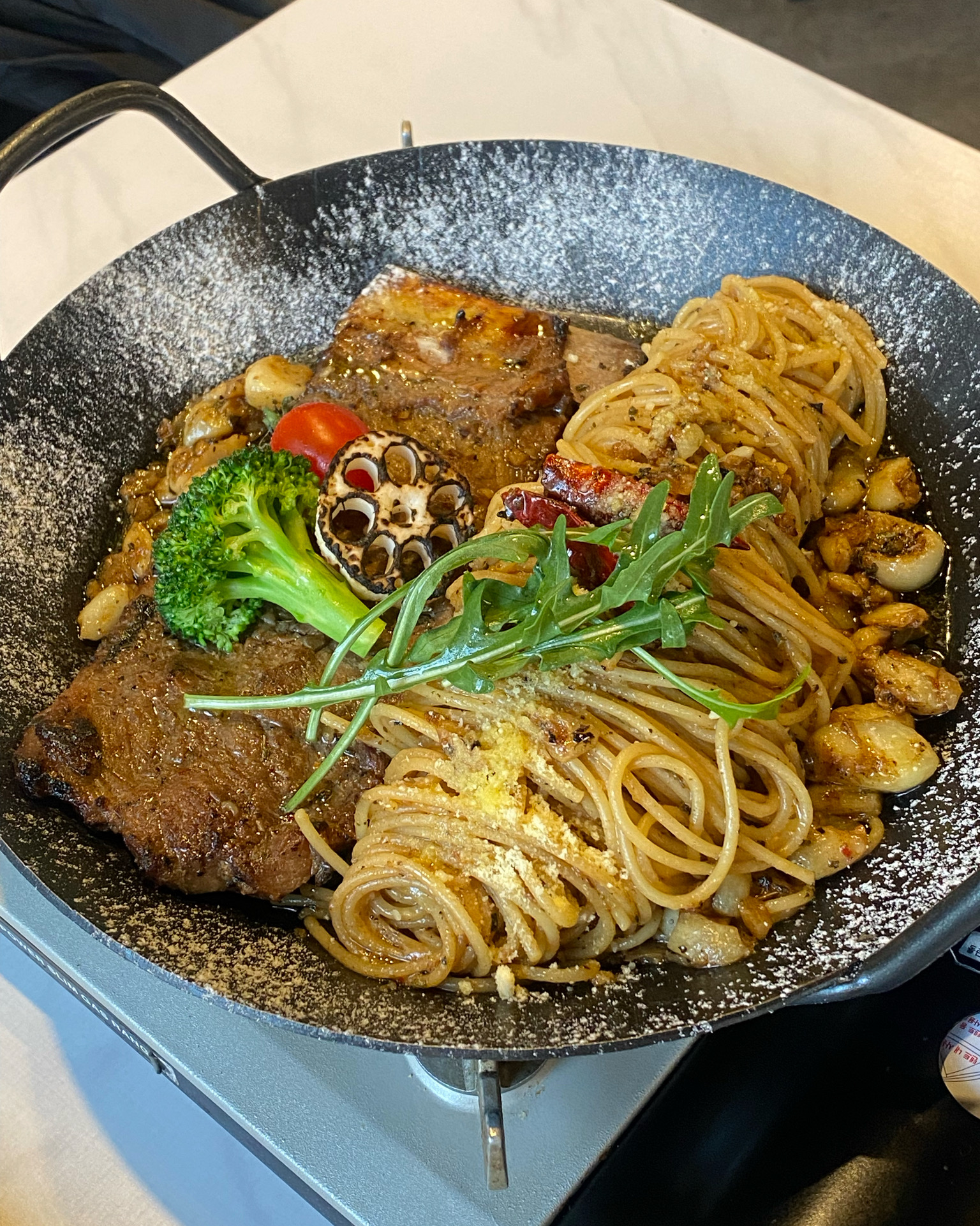 저희 엄마도 굉장히 좋아하는 따식이 파스타! - 망원동 맛집 따식 갈비파스타 망원