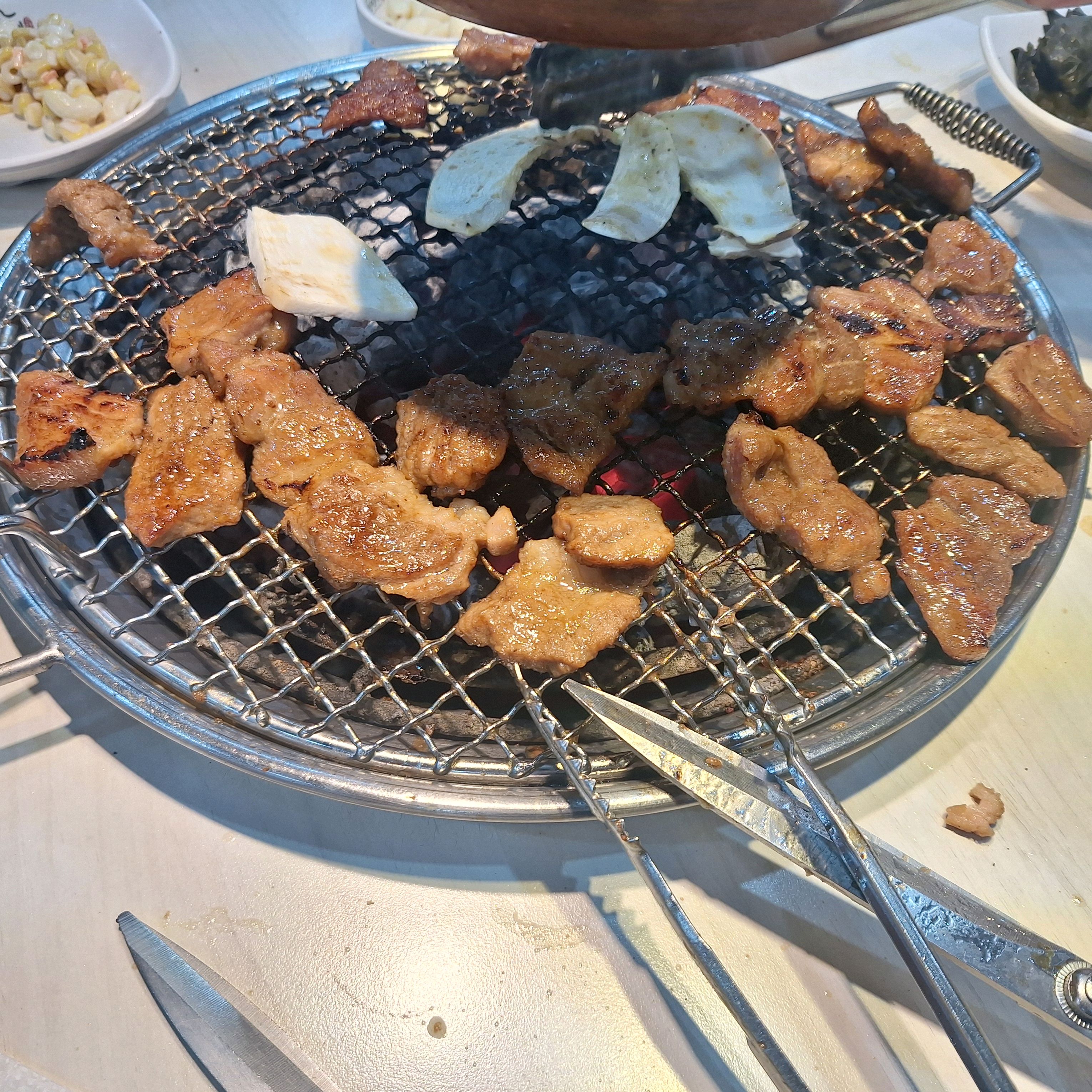 돼지갈비 맛있어요~~돼지껍데기도 쫄깃하니 맛있네요~가성비굿!!! - 석관동 맛집 명륜진사갈비 서울석관점