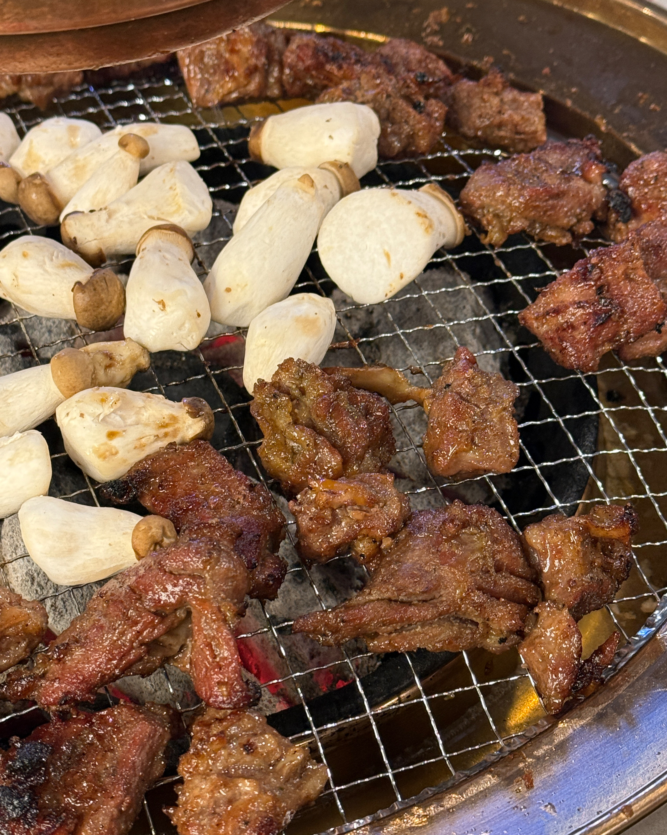 육미제당 안양비산점 2번째 방문했어요!!! 역시 진짜 맛있네여ㅠㅠㅠ 특히 갈매기살이 진짜