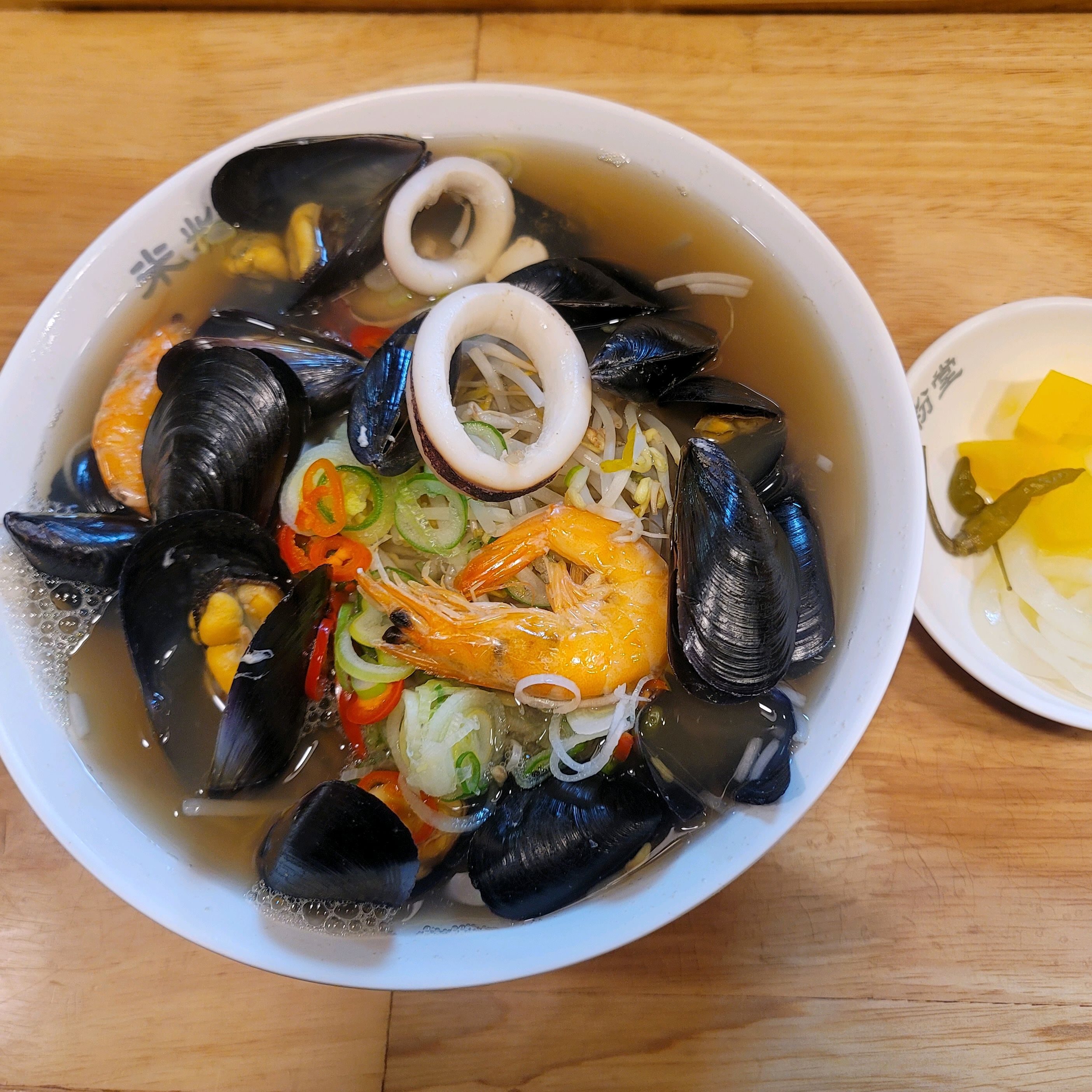 해물 쌀국수 먹었는데 담백하고 맛이 좋아요. 숙주나물 리필해서 잘 먹었습니다. - 부천 중동 맛집 미분당 부천시청점