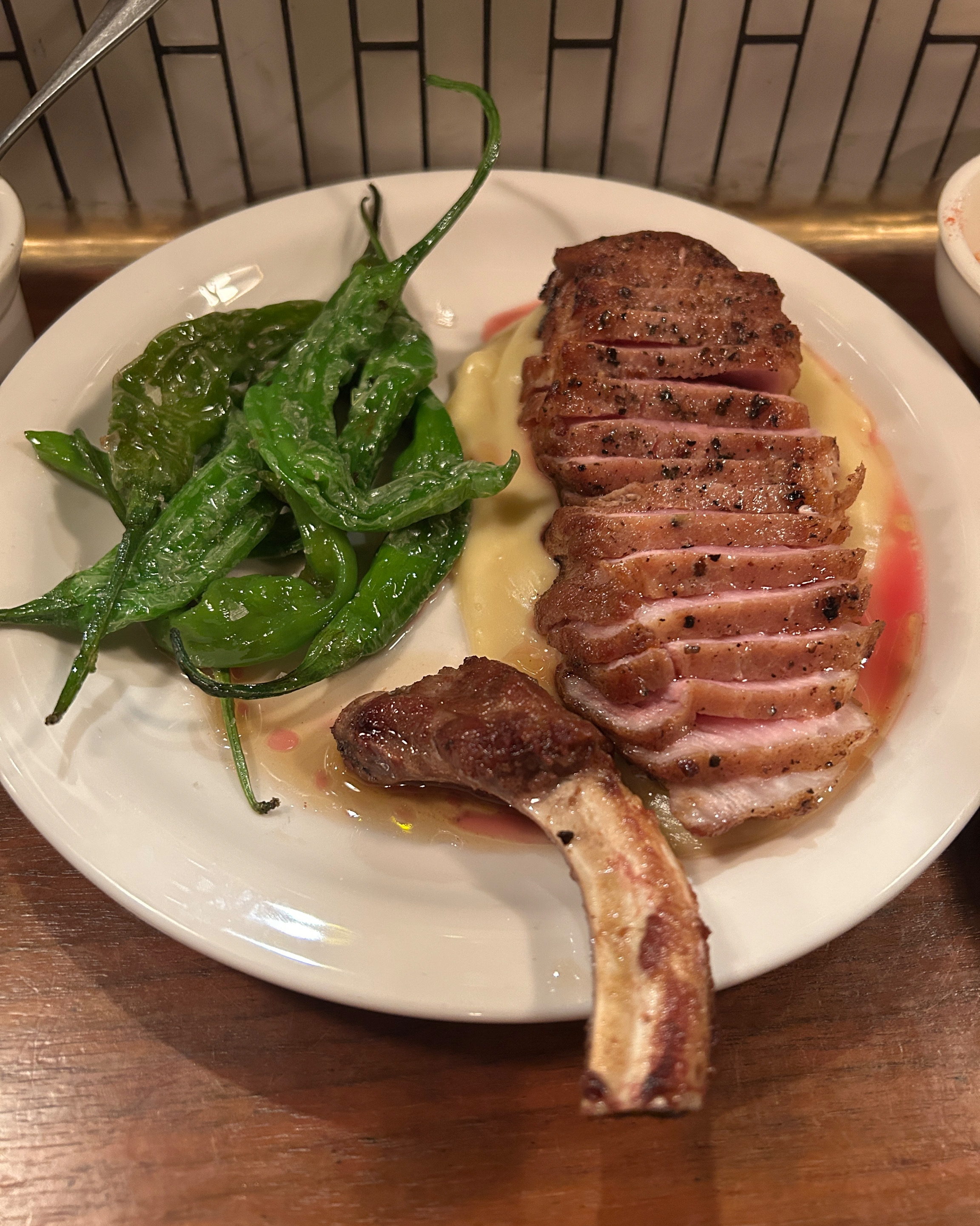 메뉴 하나 하나 너무 맛있고 정성들인 느낌이었습니다~! 메뉴마다 설명도 해주셨어요 ㅎㅎ 재