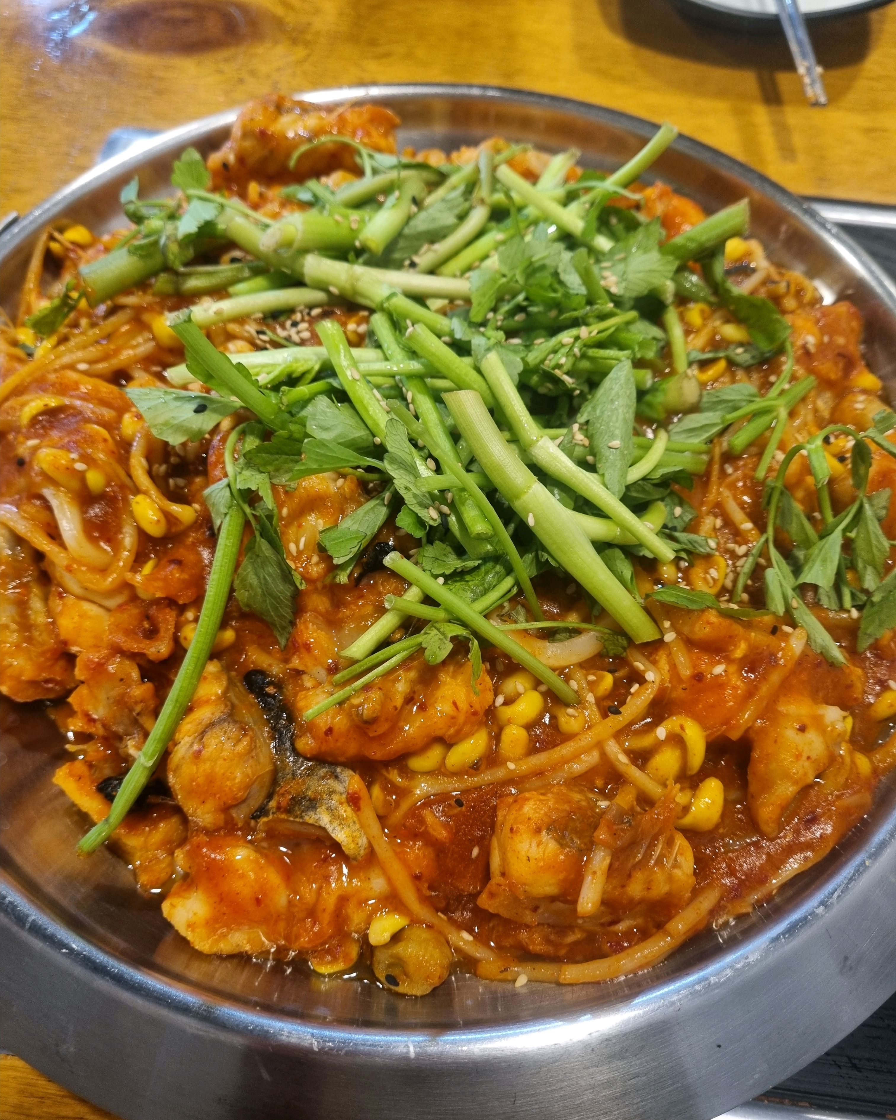 양이많아서 남겼어요.볶음밥도 진짜 맛있었는데 사진을 못찍었네용 - 천호동 맛집 1990아구찜 천호점