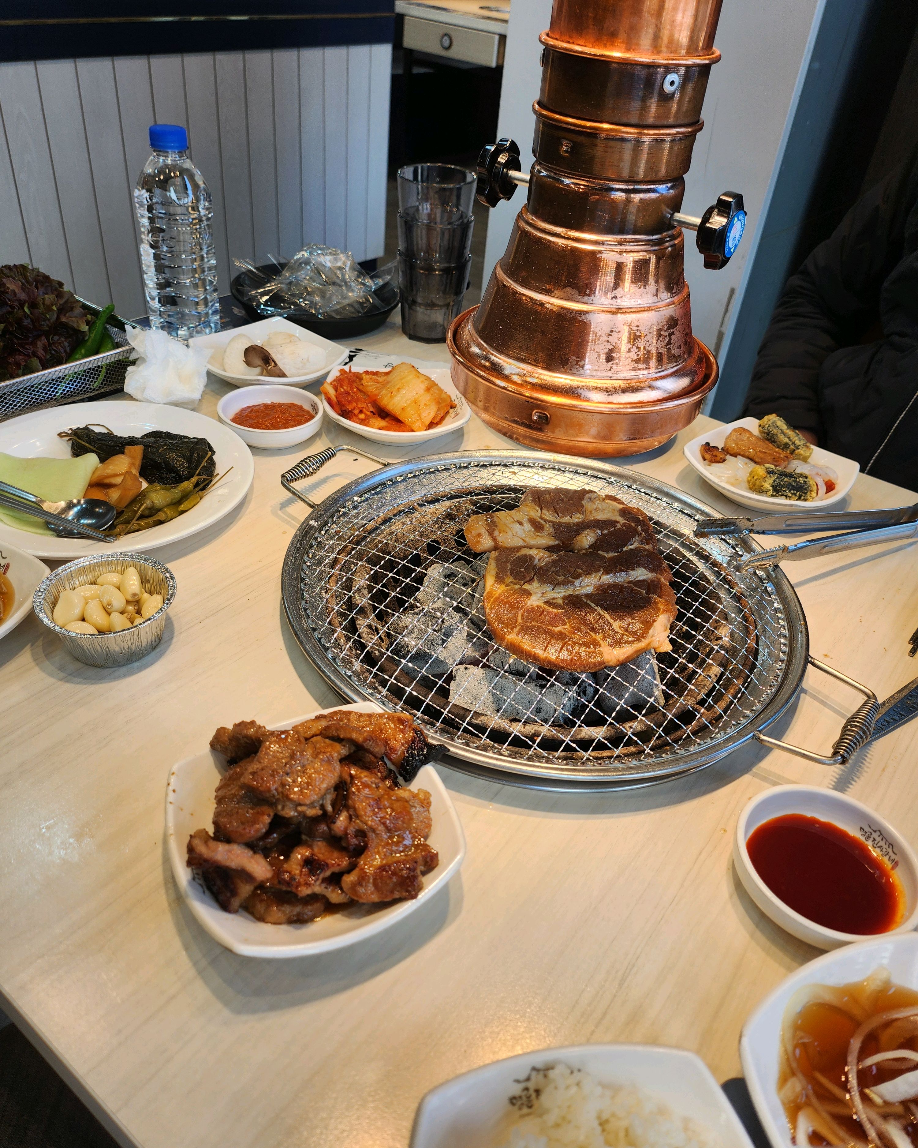 오랜만에 왔는데 전에 없던 신메뉴와 더 깔끔해진 매장 덕분에 먹기도 전에 기분이 좋아지네요