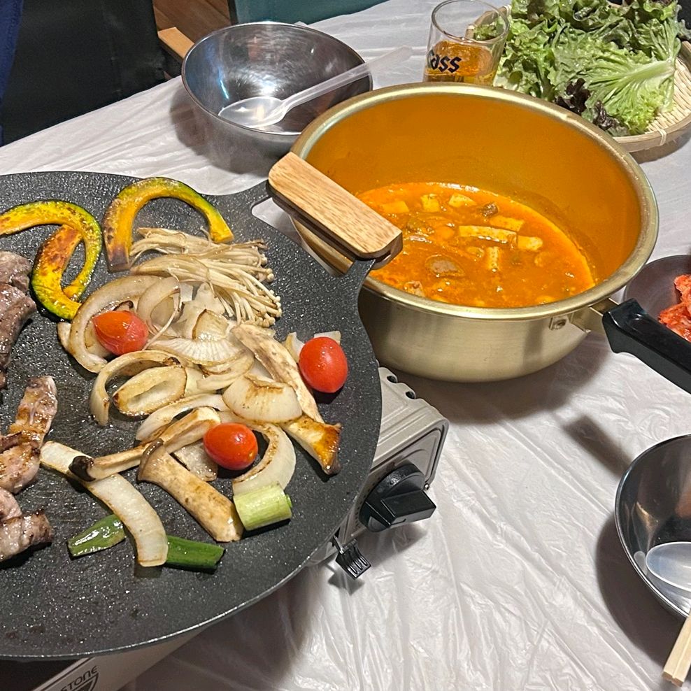 매장도 크고 깔끔하게 되어 있었고, 직원분들도 다 친절했어요👍 다음에 또 예약하고 방문하겠