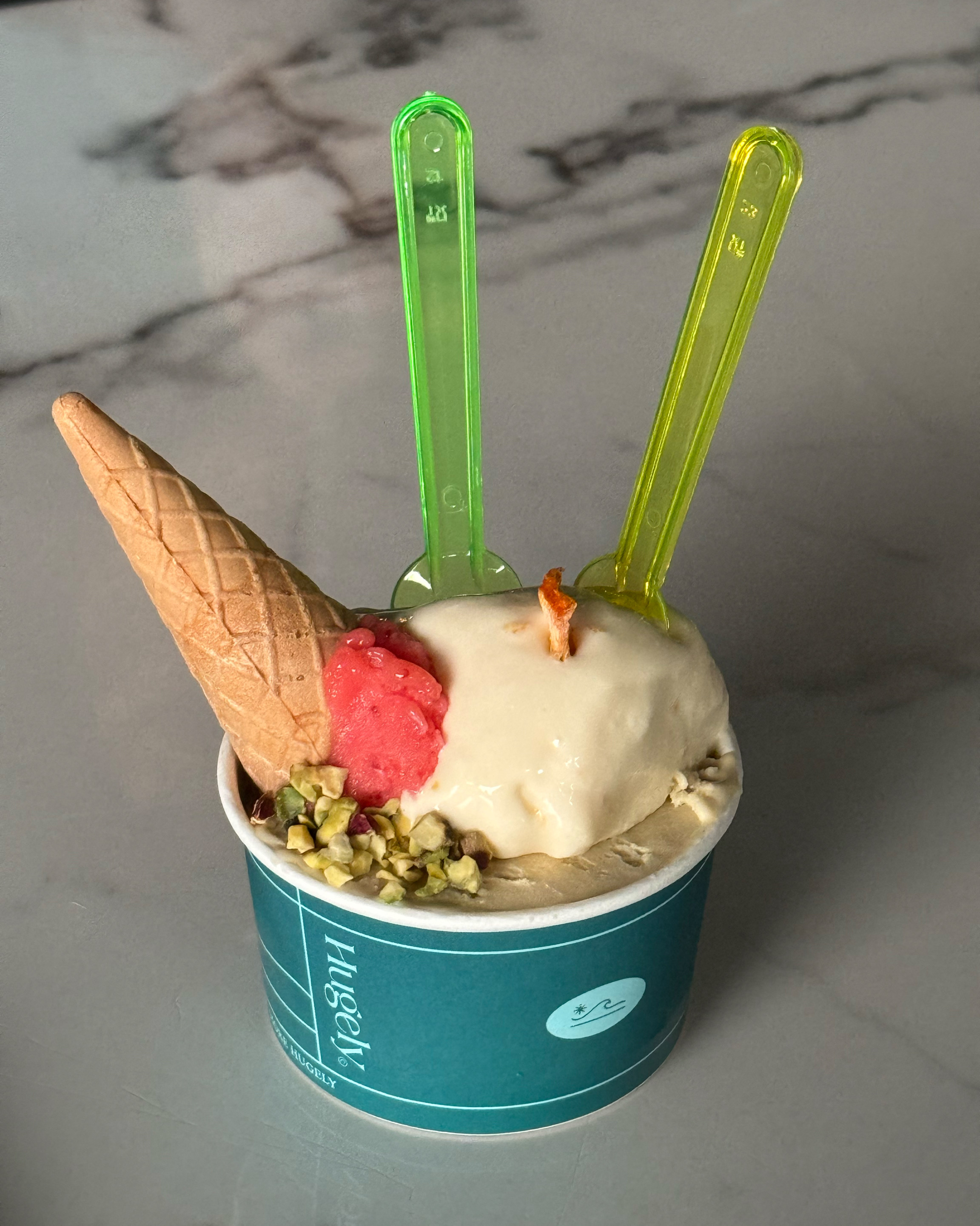 1층은 젤라또와 빵, 2층은 커피랑 음료를 판매했어요. - 제주 맛집 휴즐리 제주