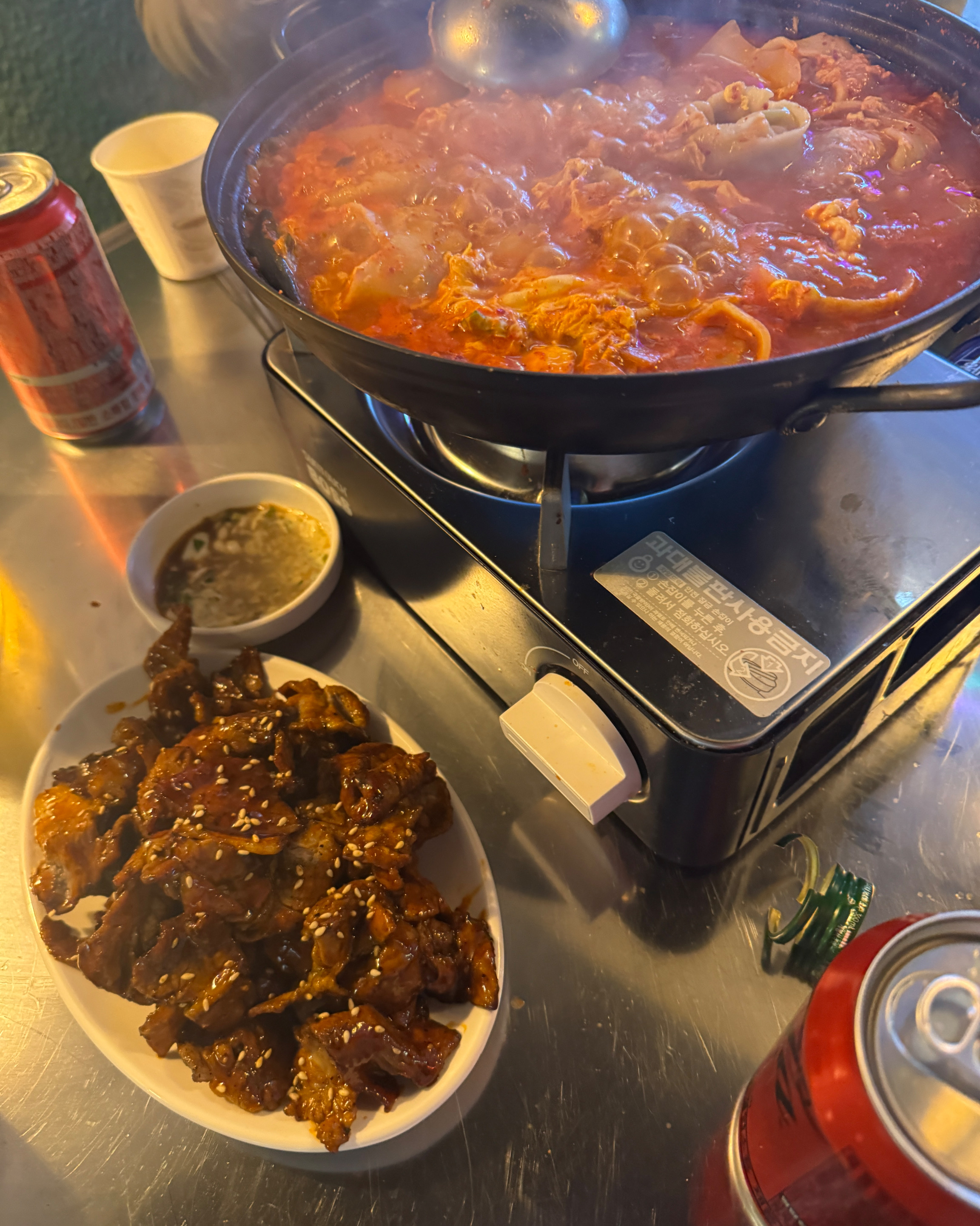 동네에 이렇게 맛있는 술집이 있어서 자주 가게 되요!! 사장님도 너무 친절하시고 저번에 왔